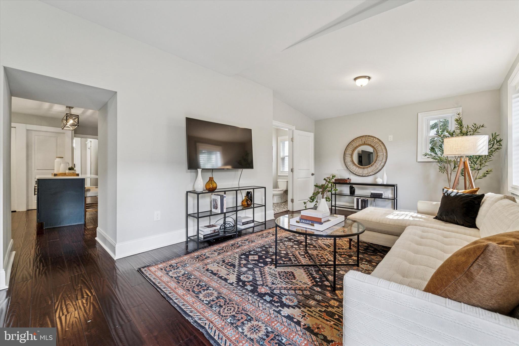 ROXBOROUGH - Residential