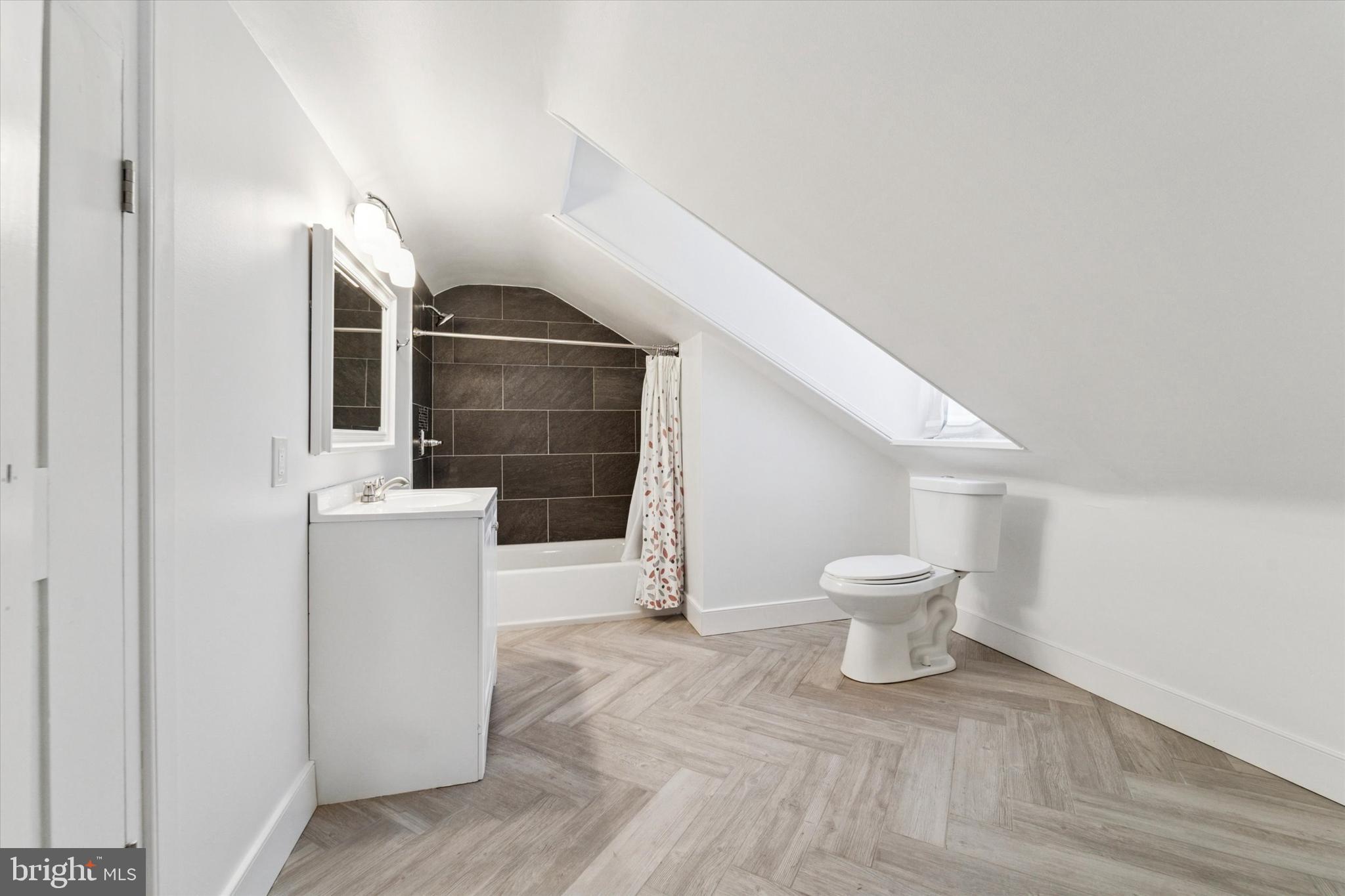 ROXBOROUGH - Residential