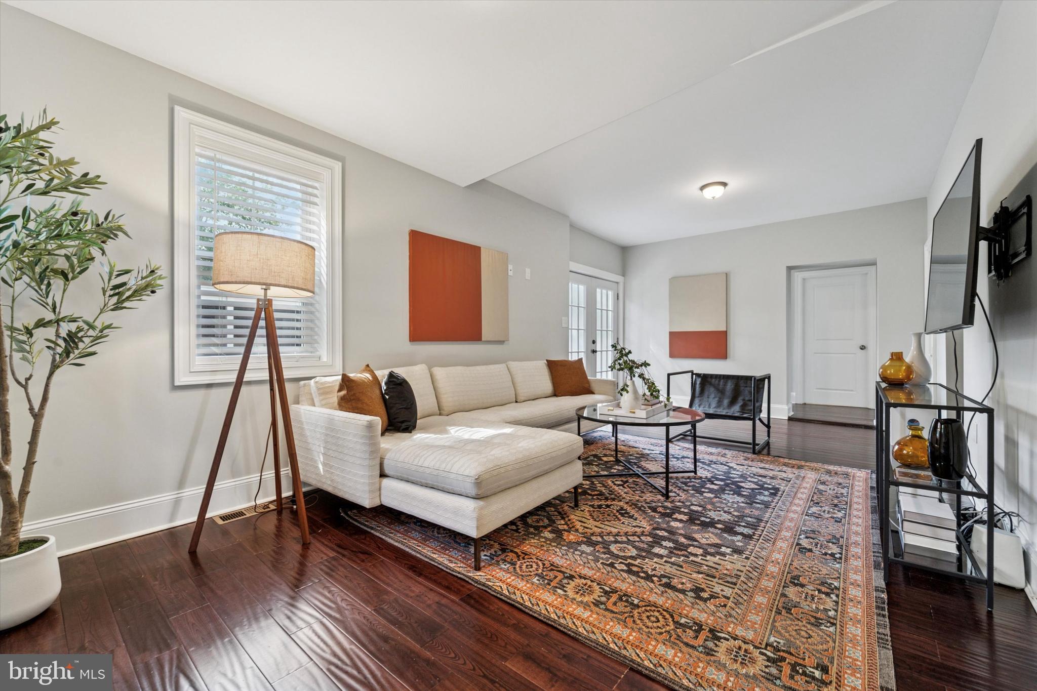 ROXBOROUGH - Residential