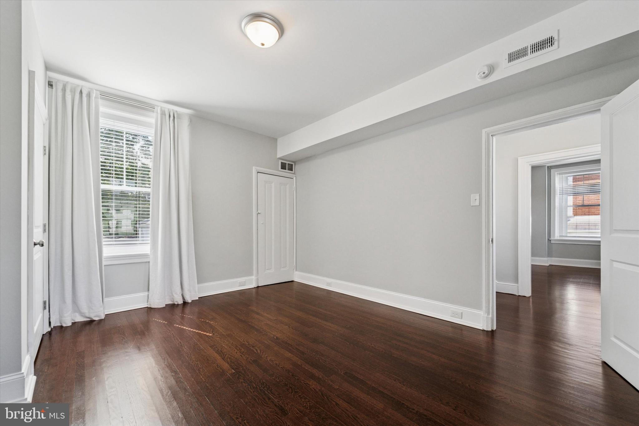 ROXBOROUGH - Residential