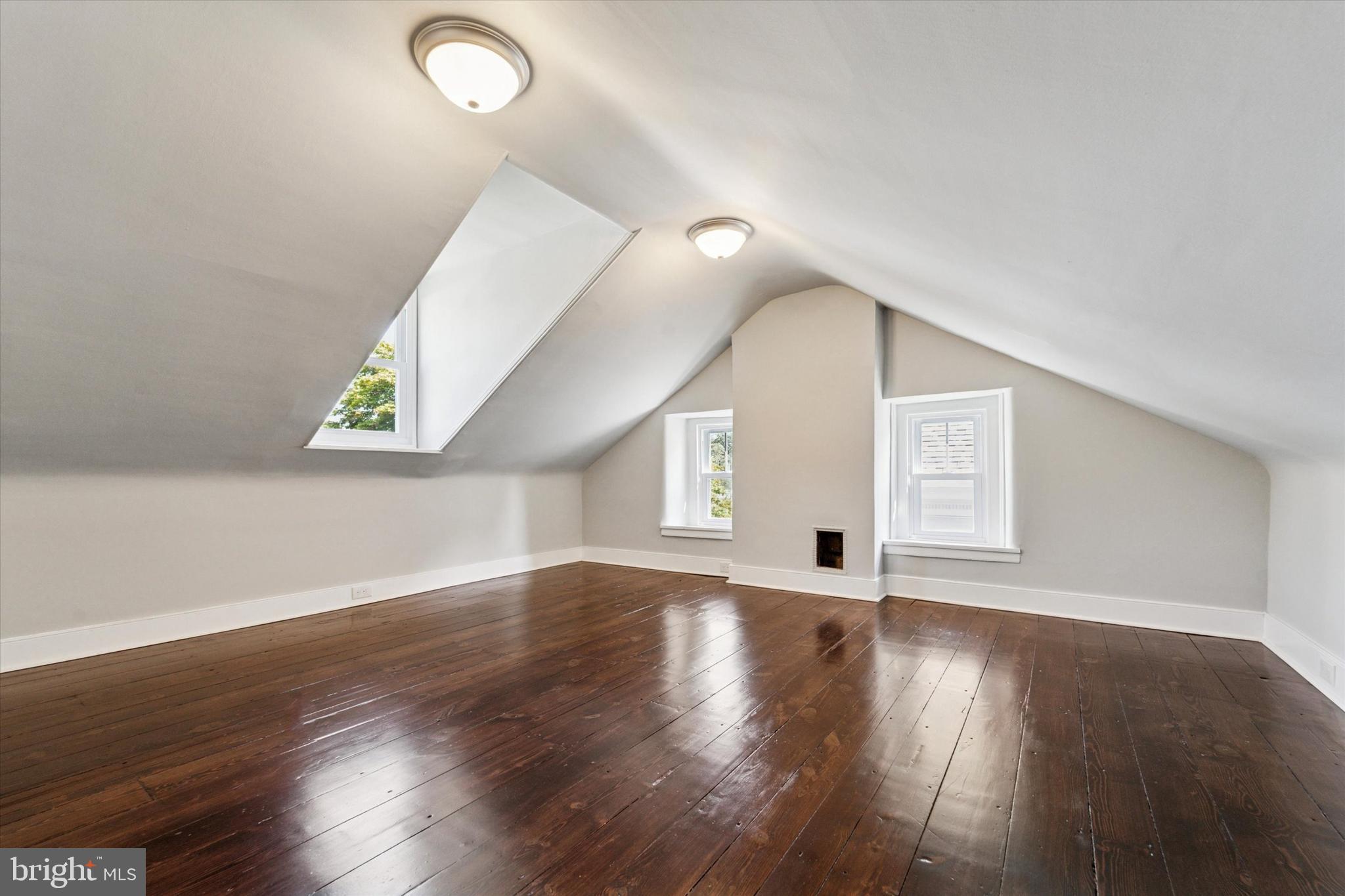 ROXBOROUGH - Residential