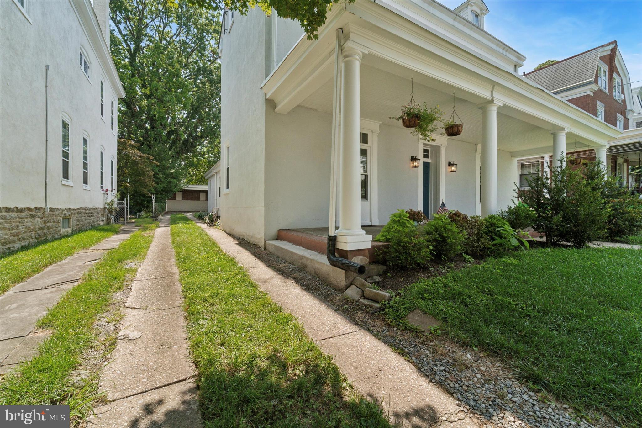 ROXBOROUGH - Residential