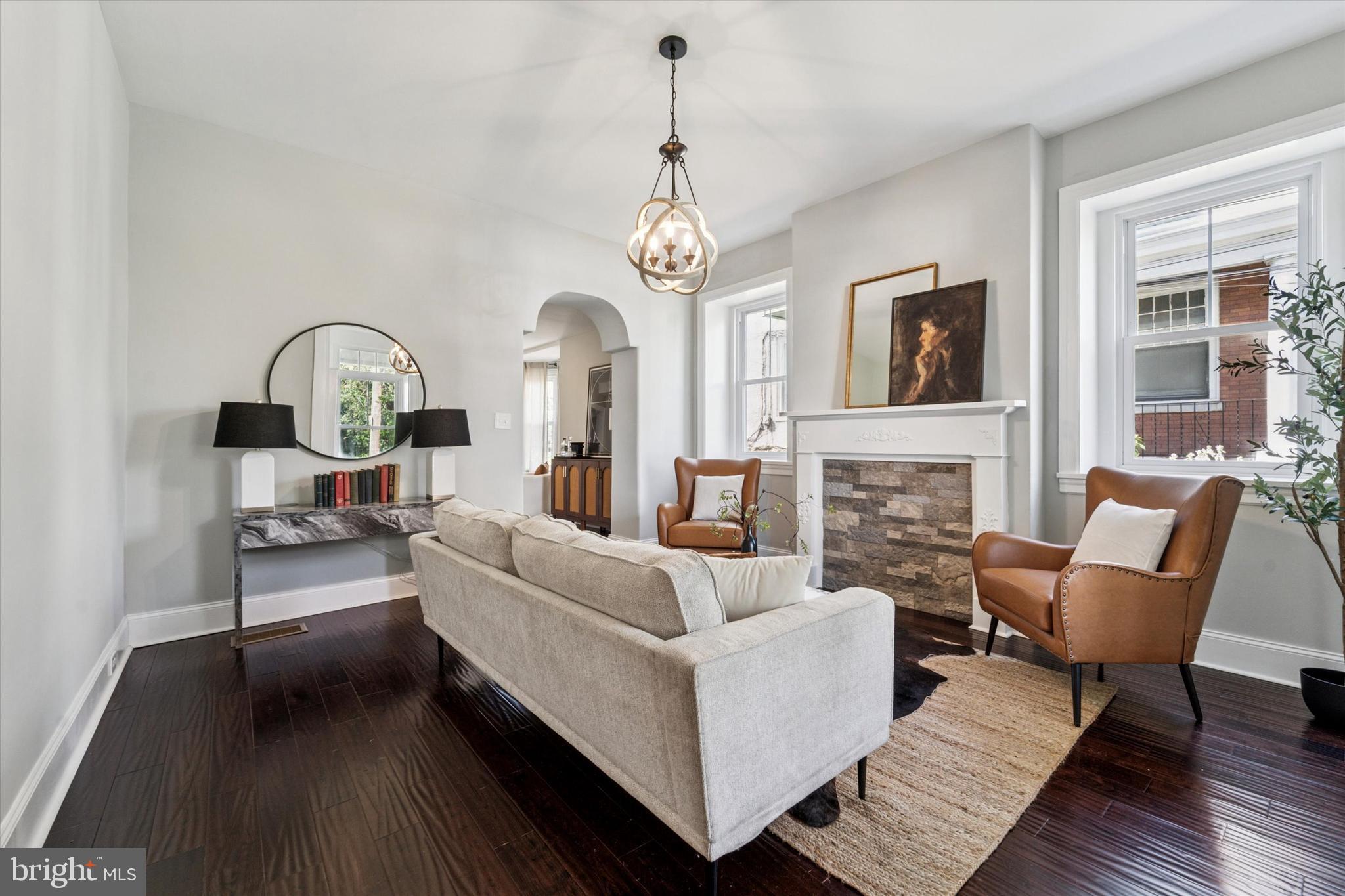 ROXBOROUGH - Residential