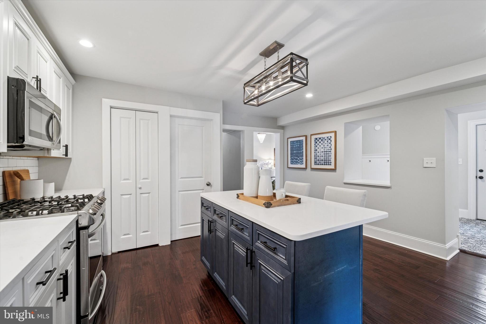 ROXBOROUGH - Residential