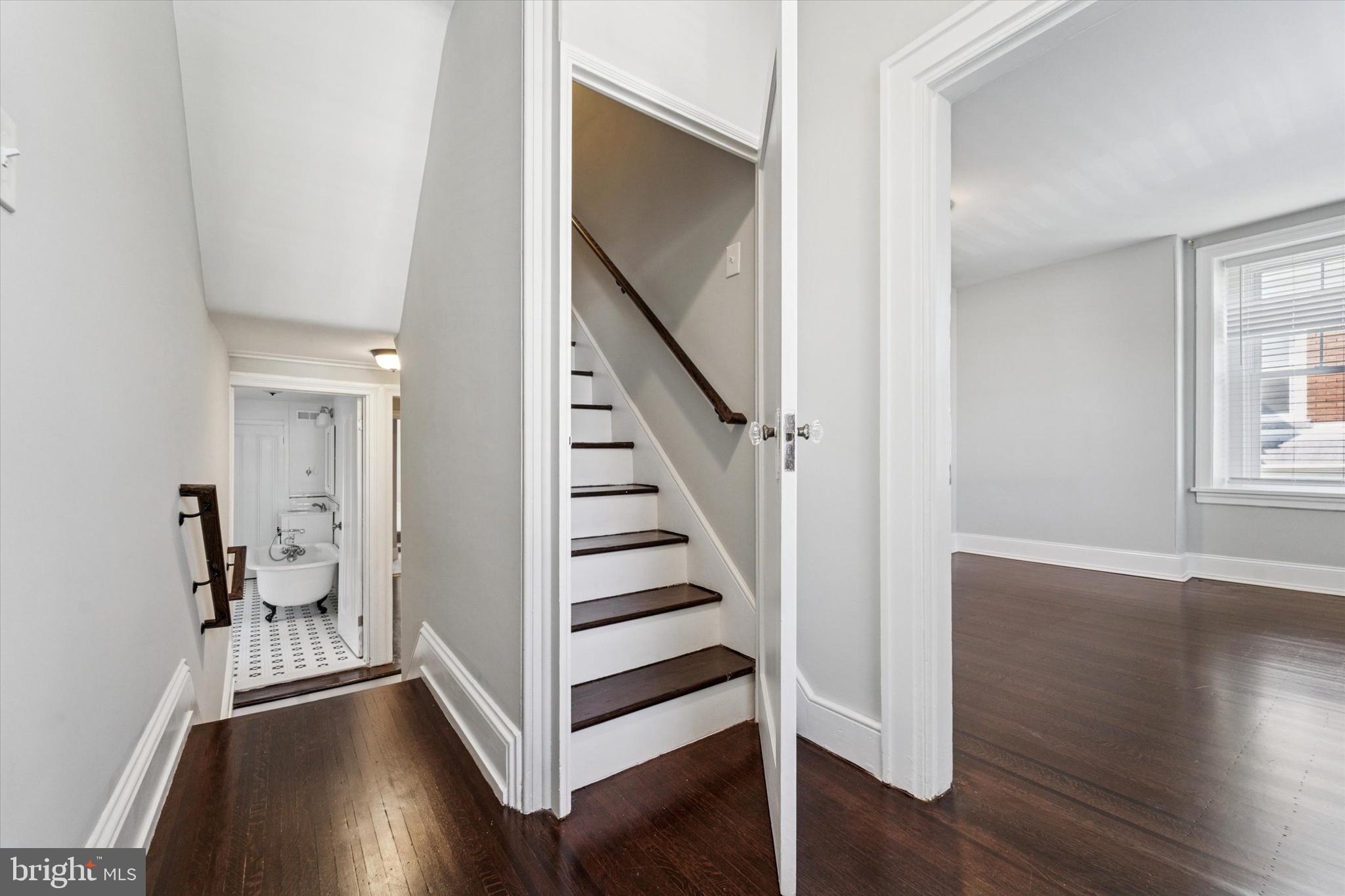 ROXBOROUGH - Residential