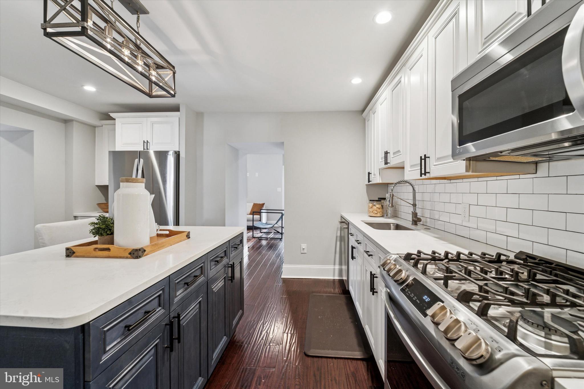 ROXBOROUGH - Residential