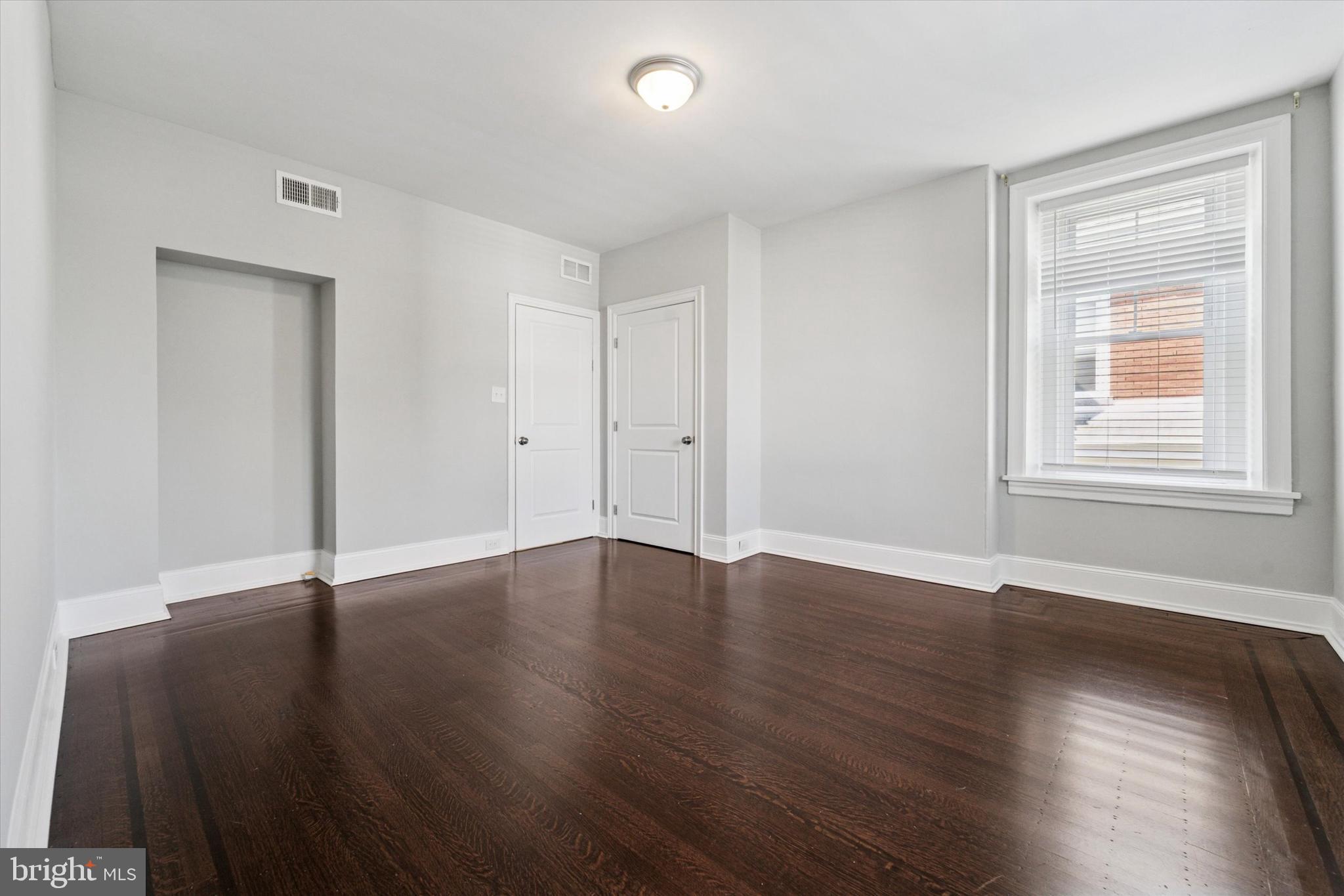 ROXBOROUGH - Residential