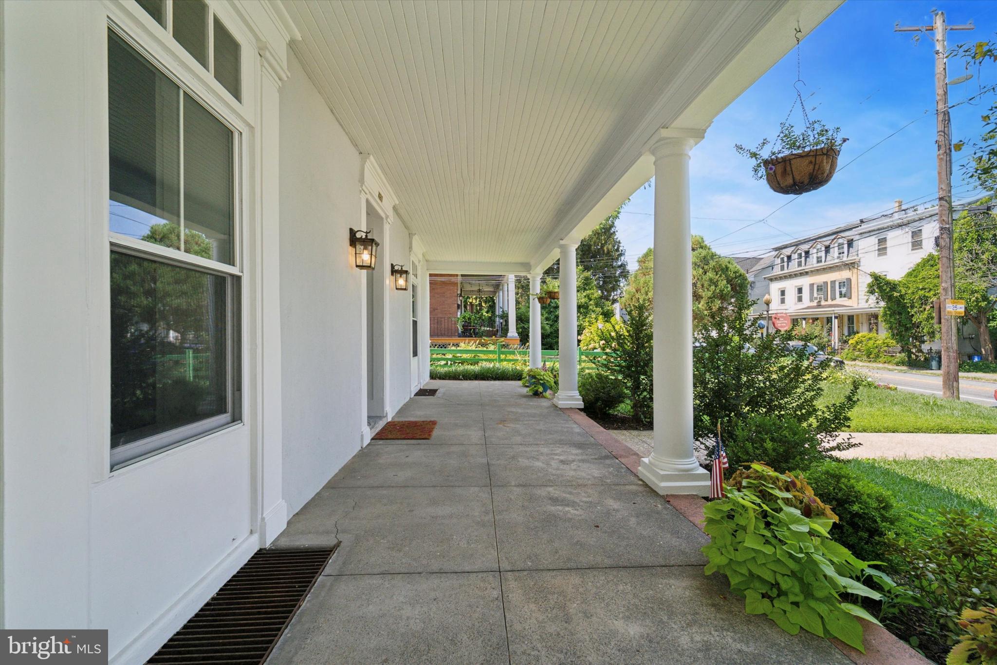 ROXBOROUGH - Residential