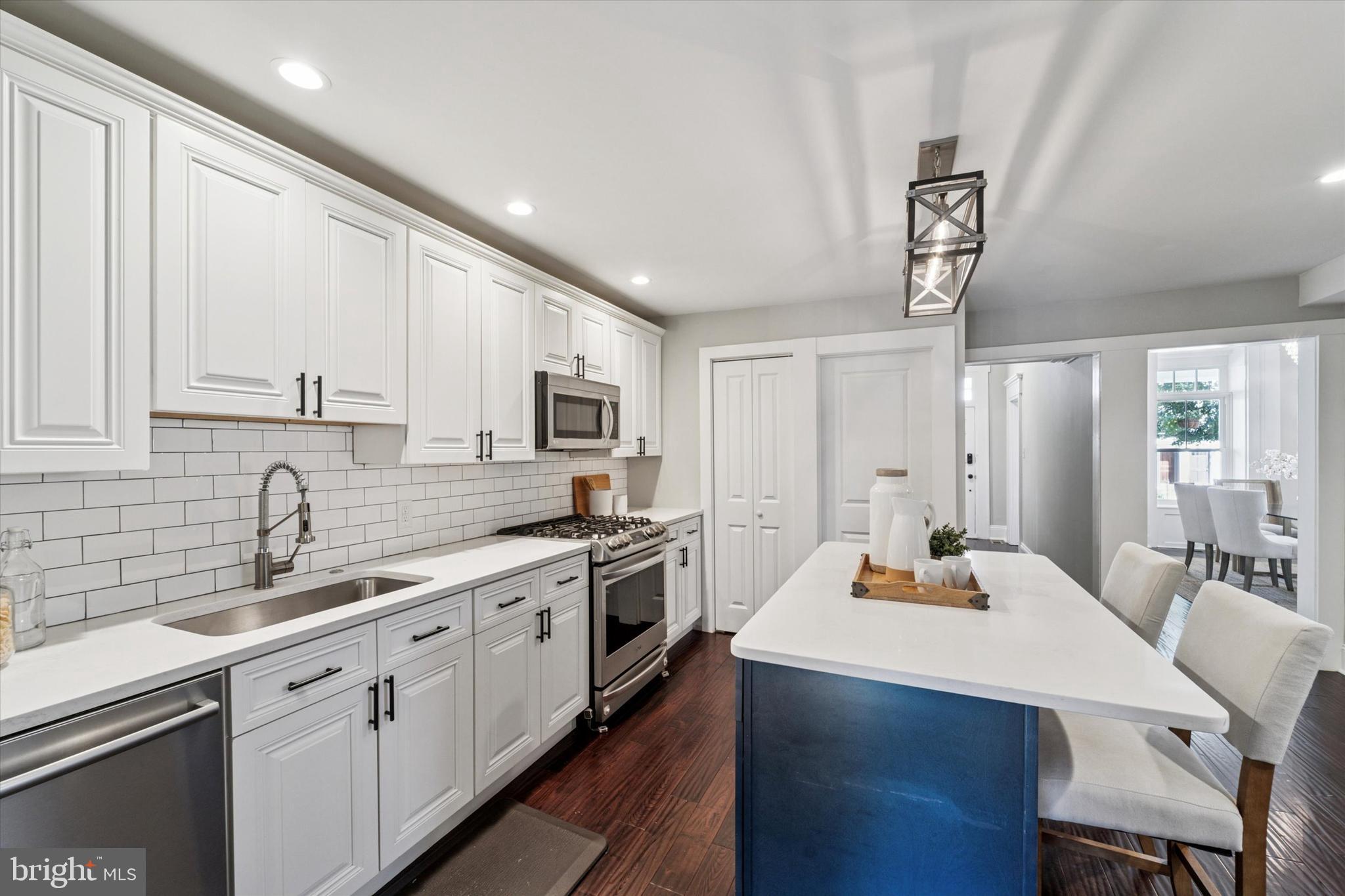 ROXBOROUGH - Residential