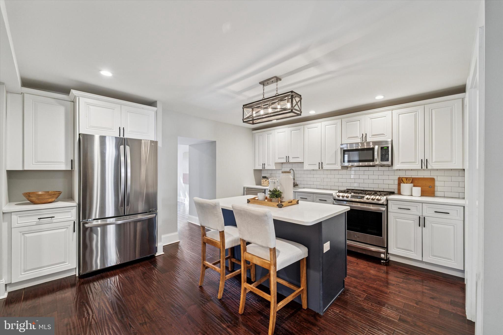 ROXBOROUGH - Residential