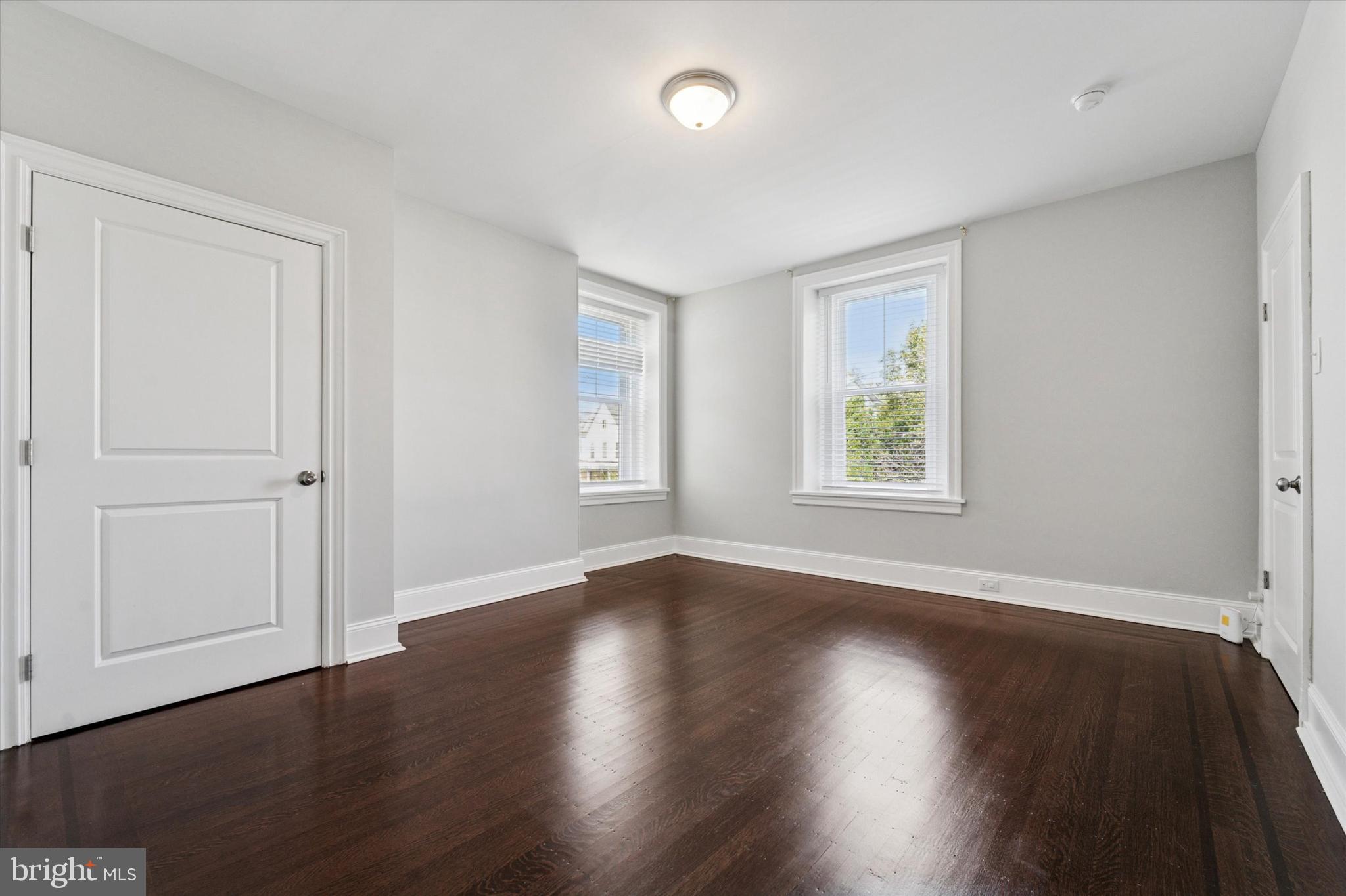 ROXBOROUGH - Residential