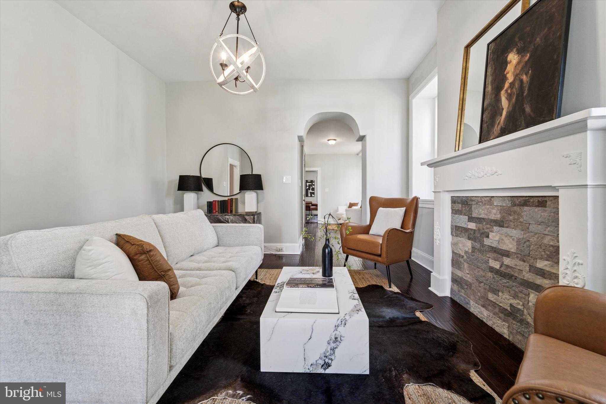 ROXBOROUGH - Residential