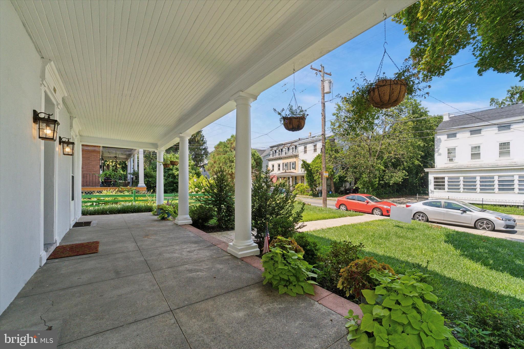 ROXBOROUGH - Residential