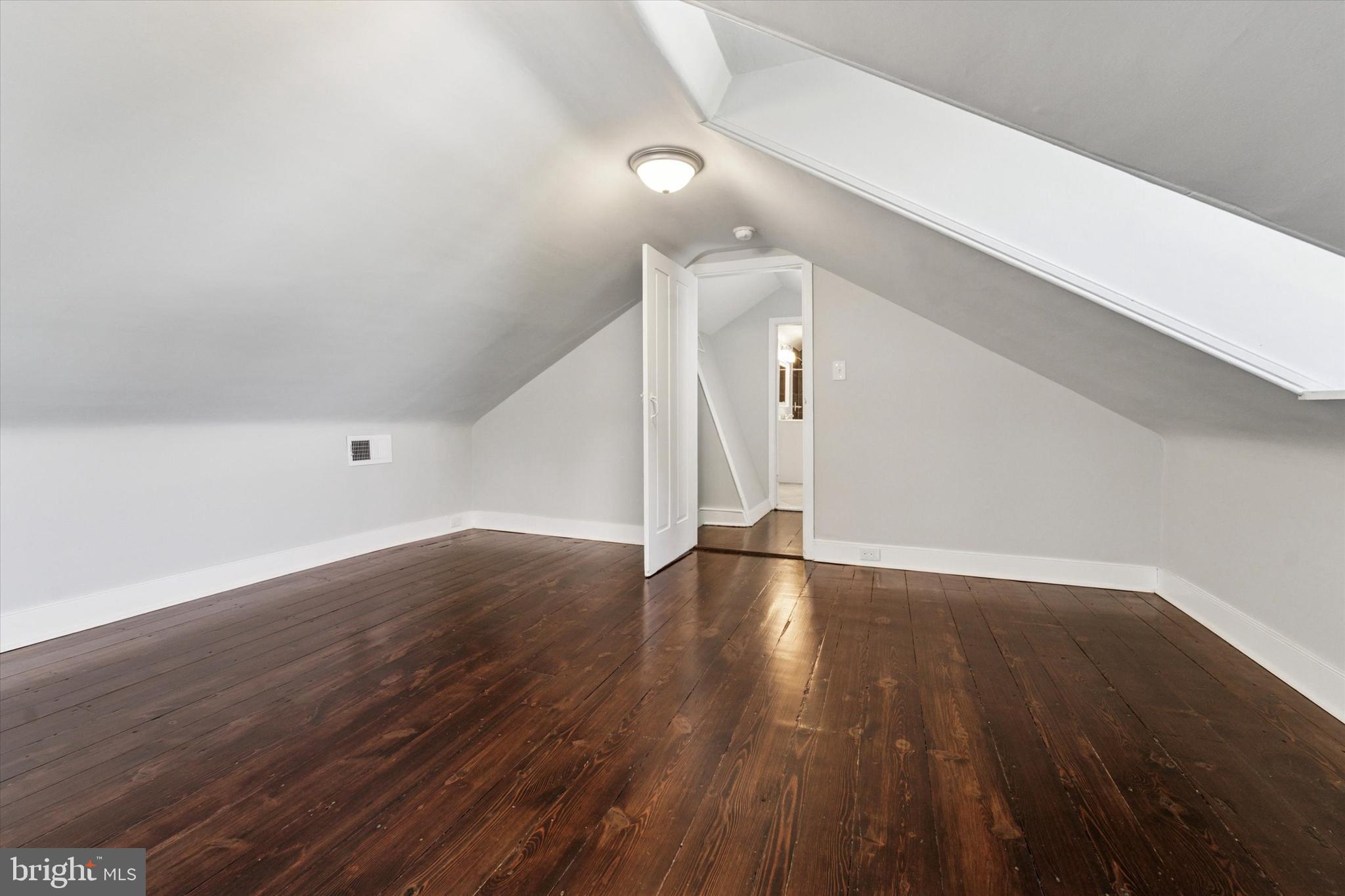 ROXBOROUGH - Residential