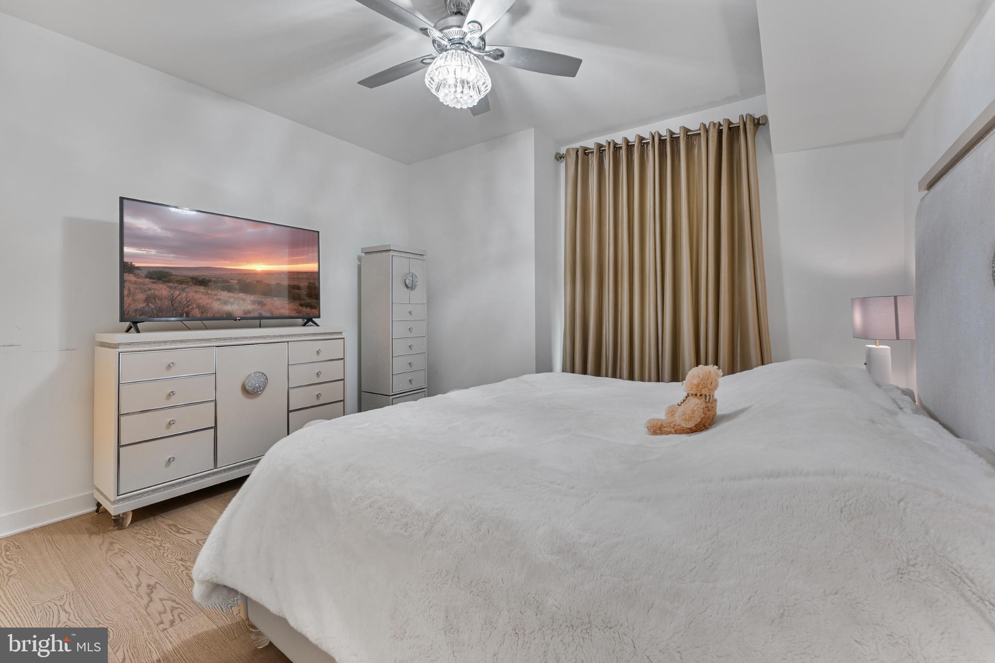 THE VERSE CONDO - Residential