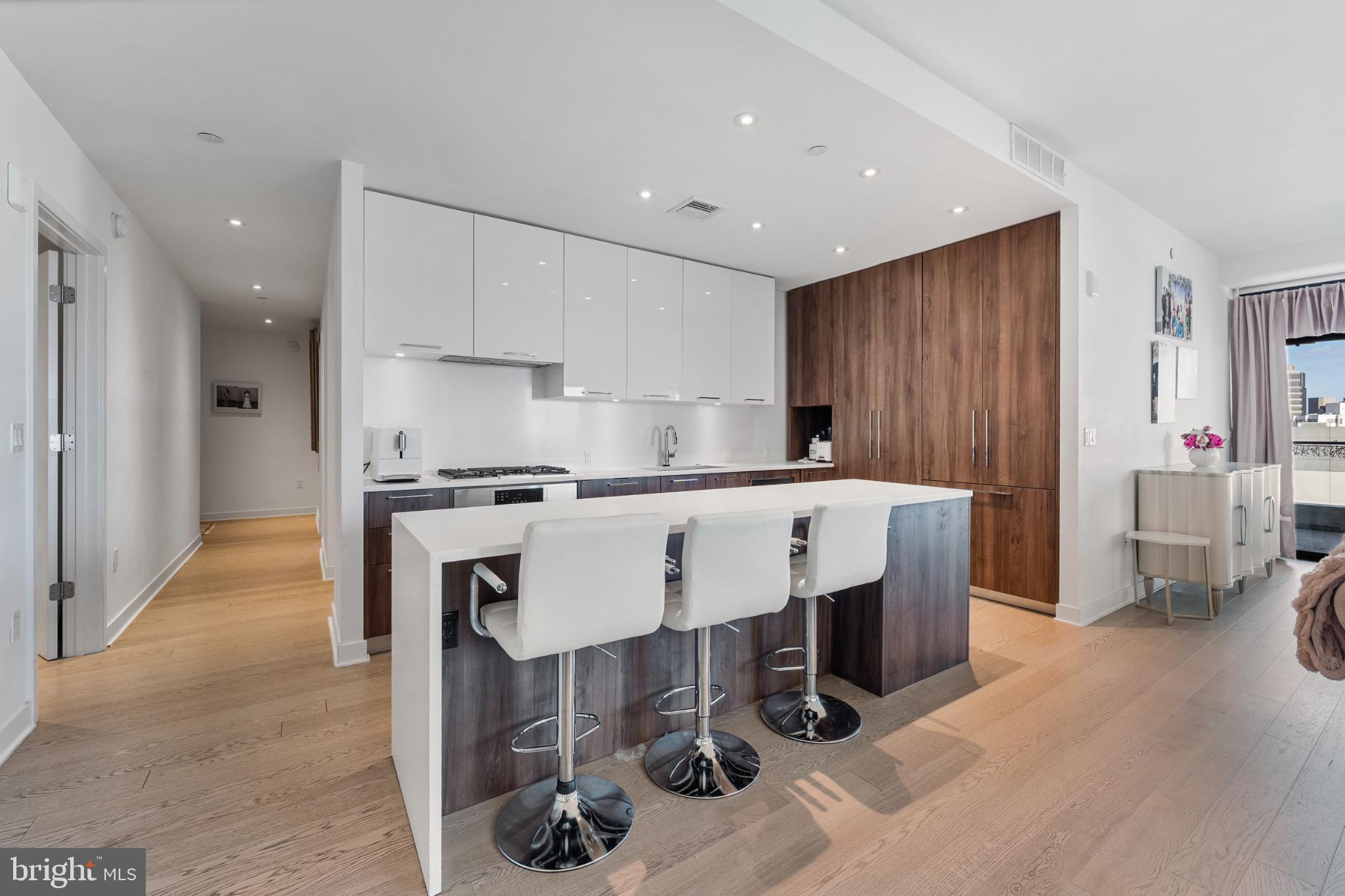 THE VERSE CONDO - Residential