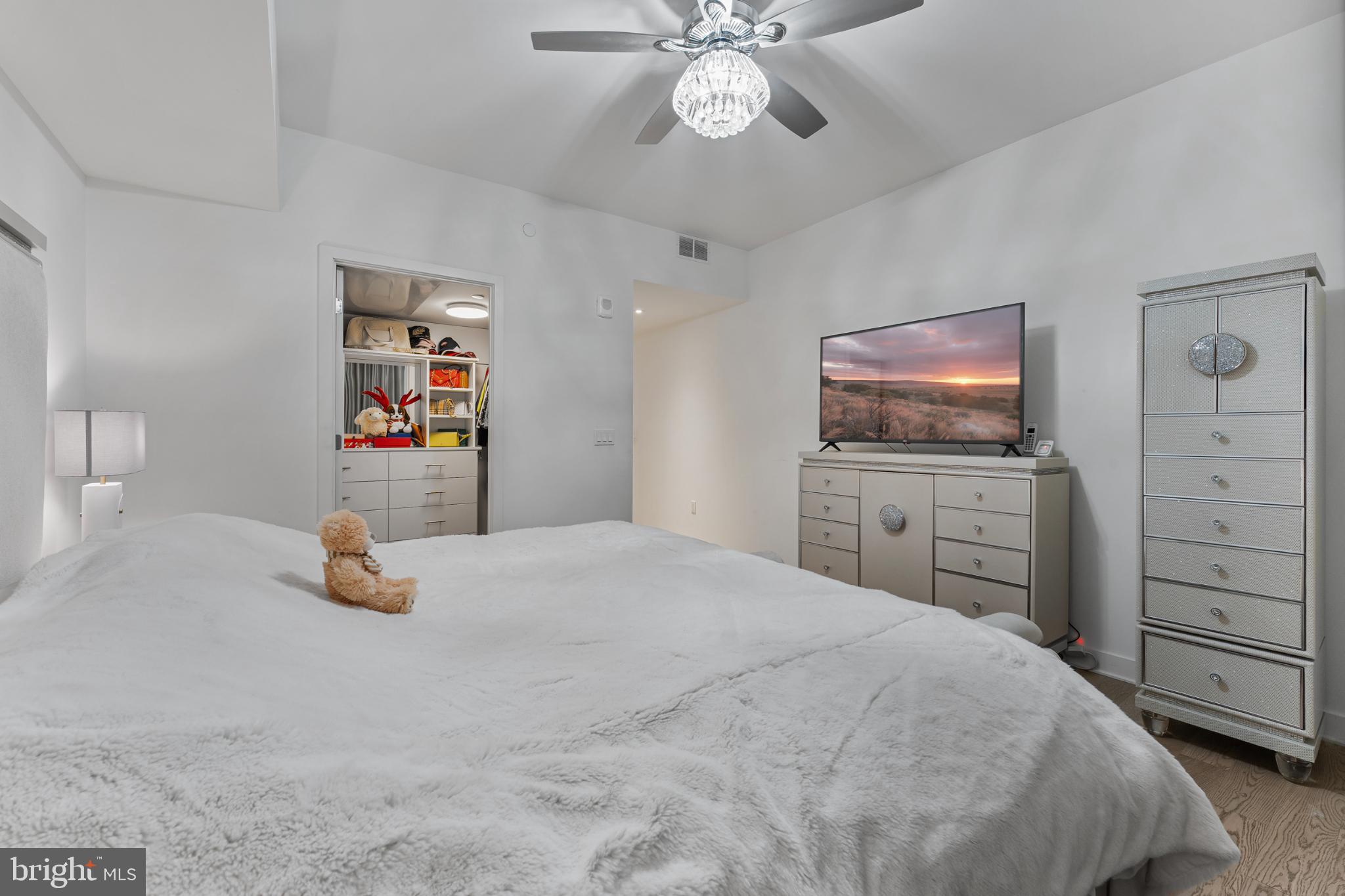 THE VERSE CONDO - Residential