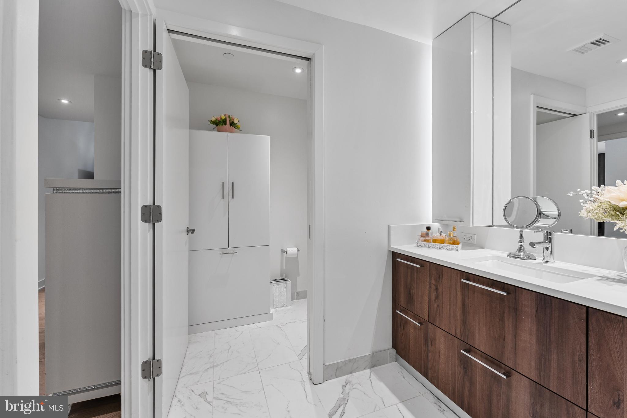 THE VERSE CONDO - Residential