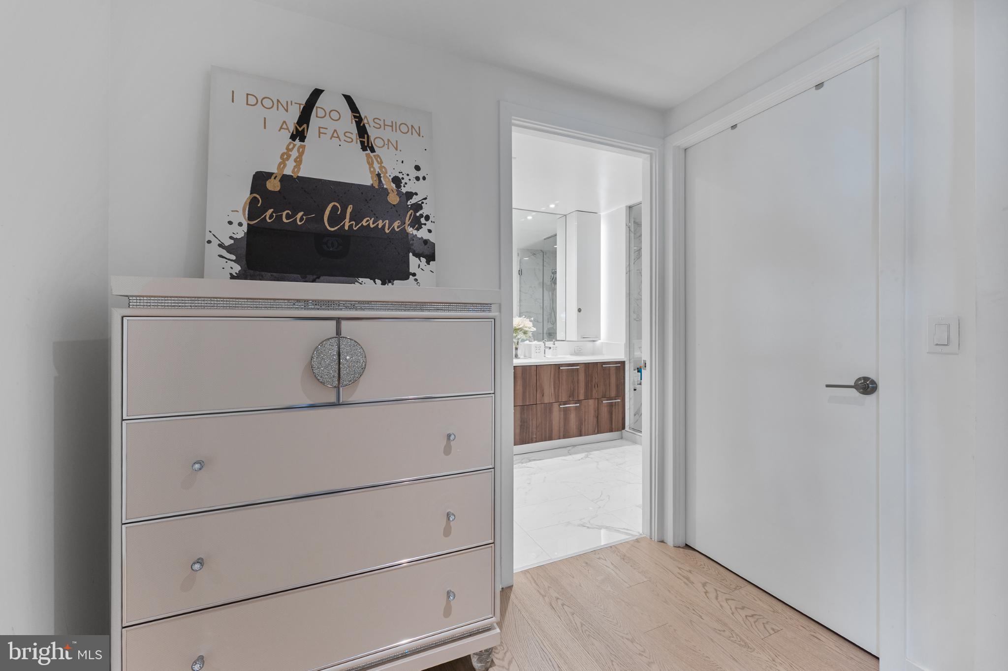 THE VERSE CONDO - Residential