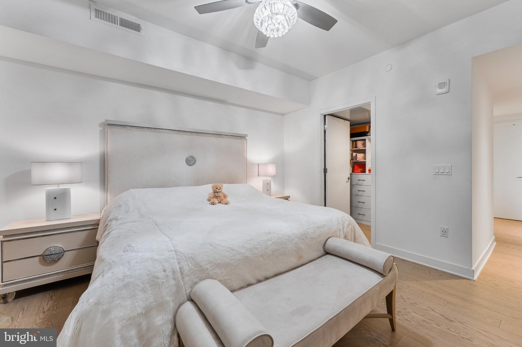 THE VERSE CONDO - Residential