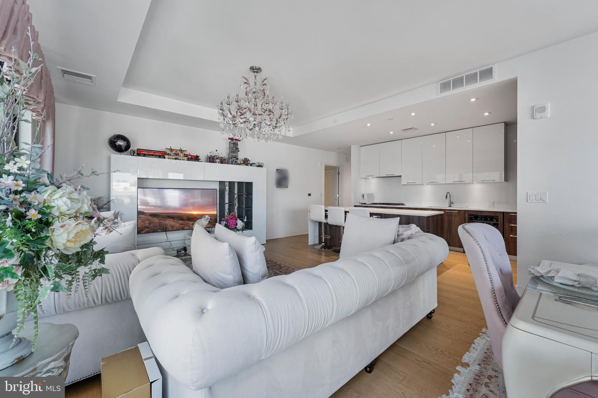 THE VERSE CONDO - Residential