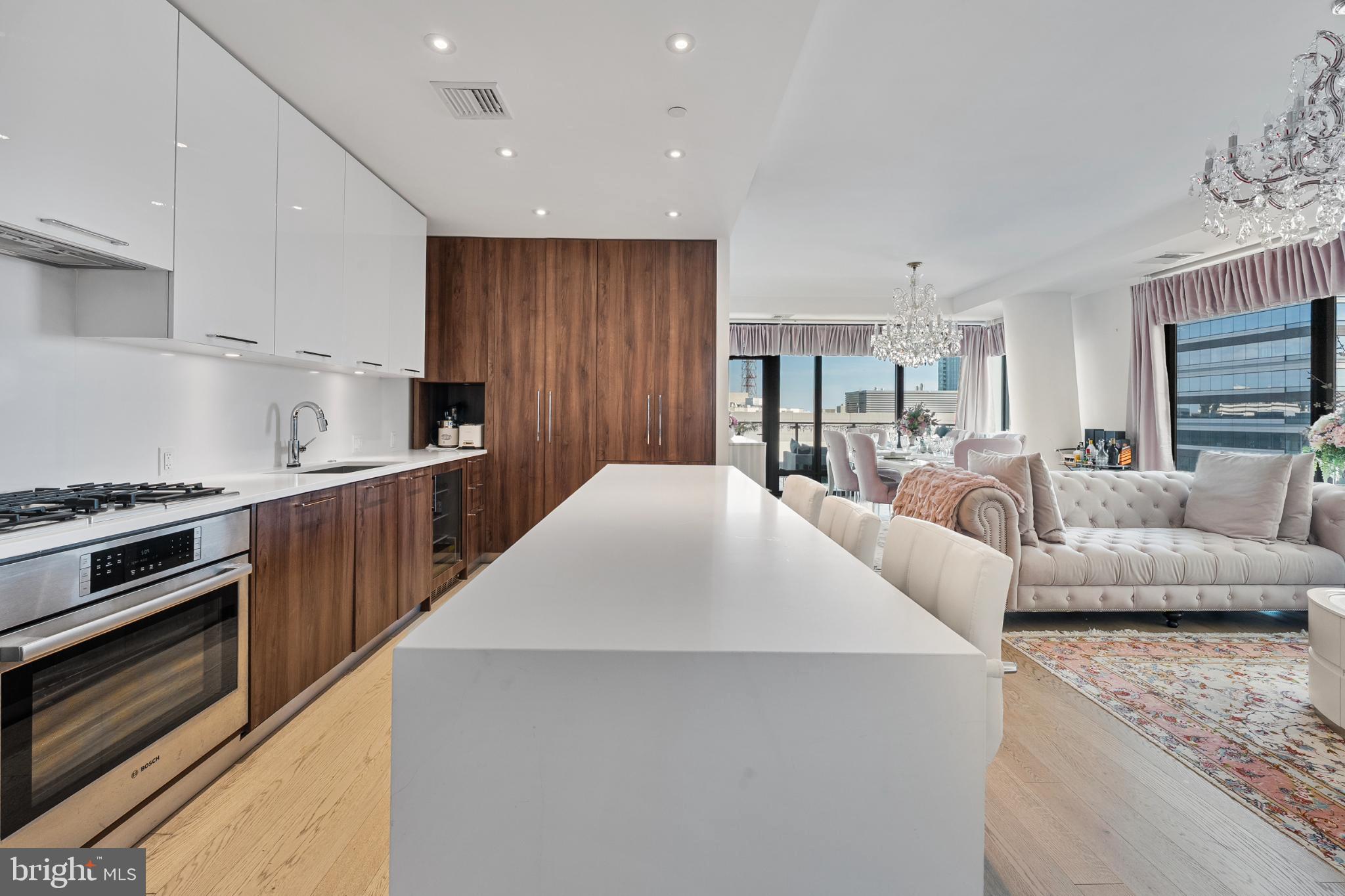 THE VERSE CONDO - Residential