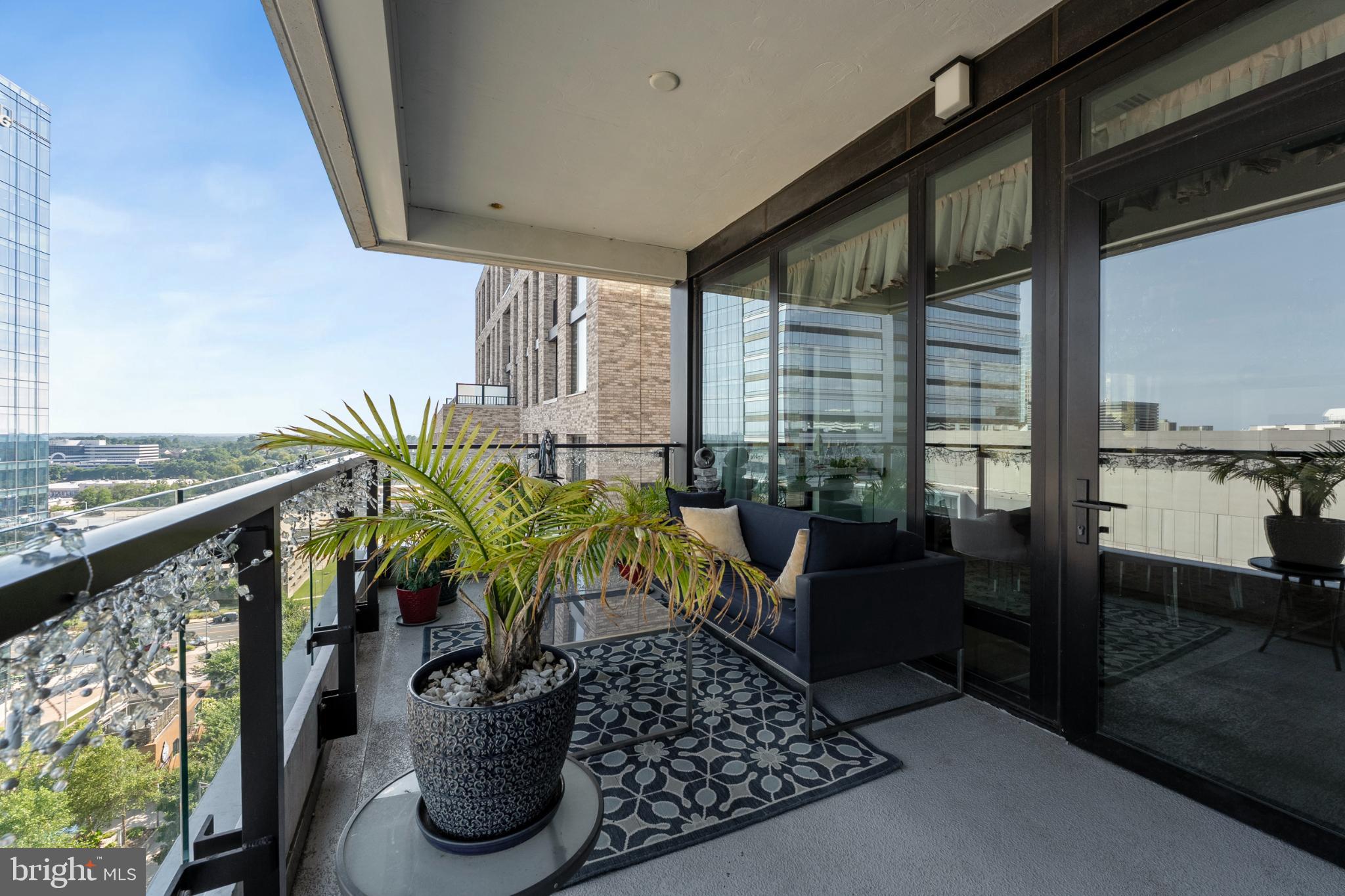 THE VERSE CONDO - Residential