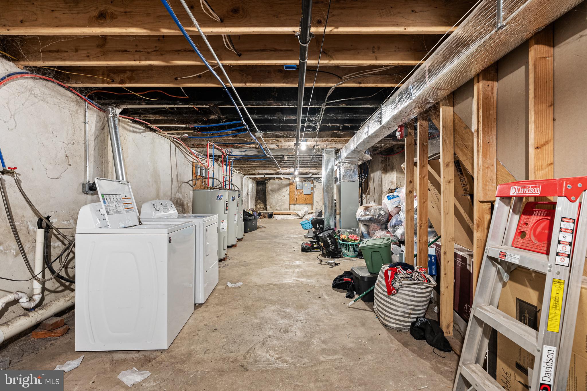 1213 W ALLEGHENY AVENUE