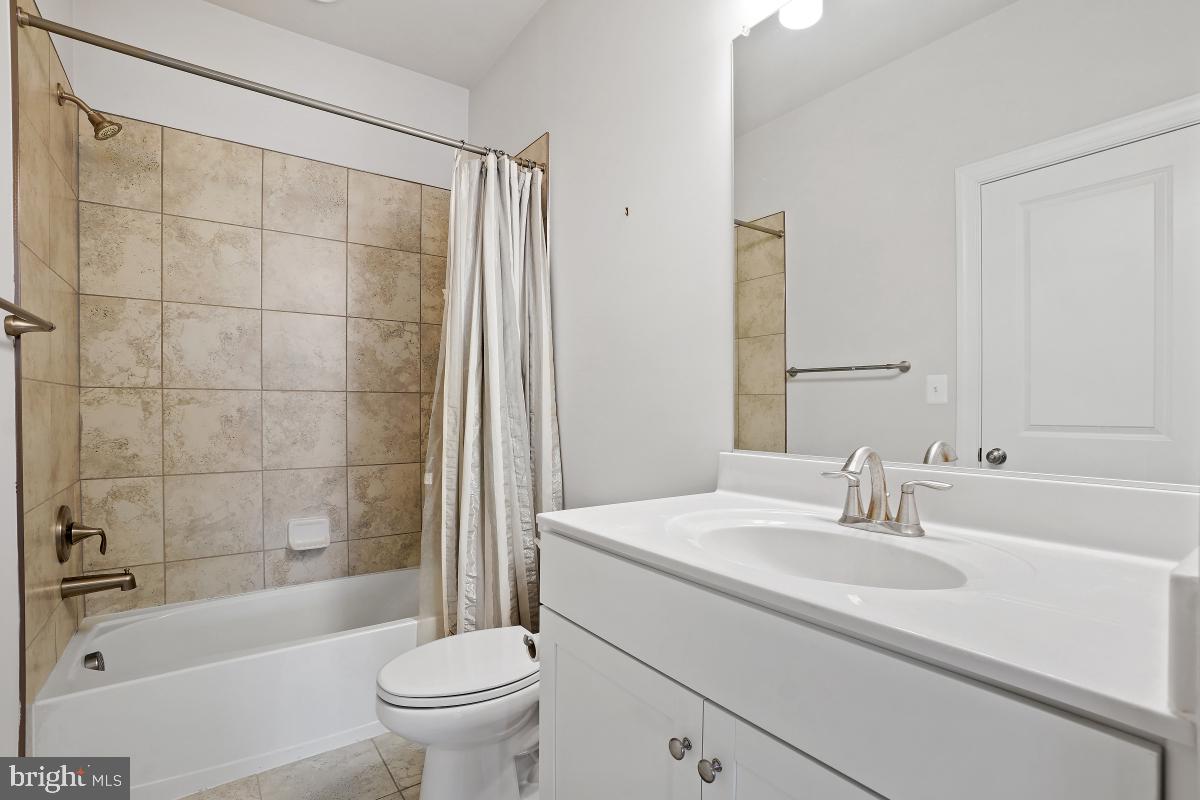 CROWN FARM - Residential Lease