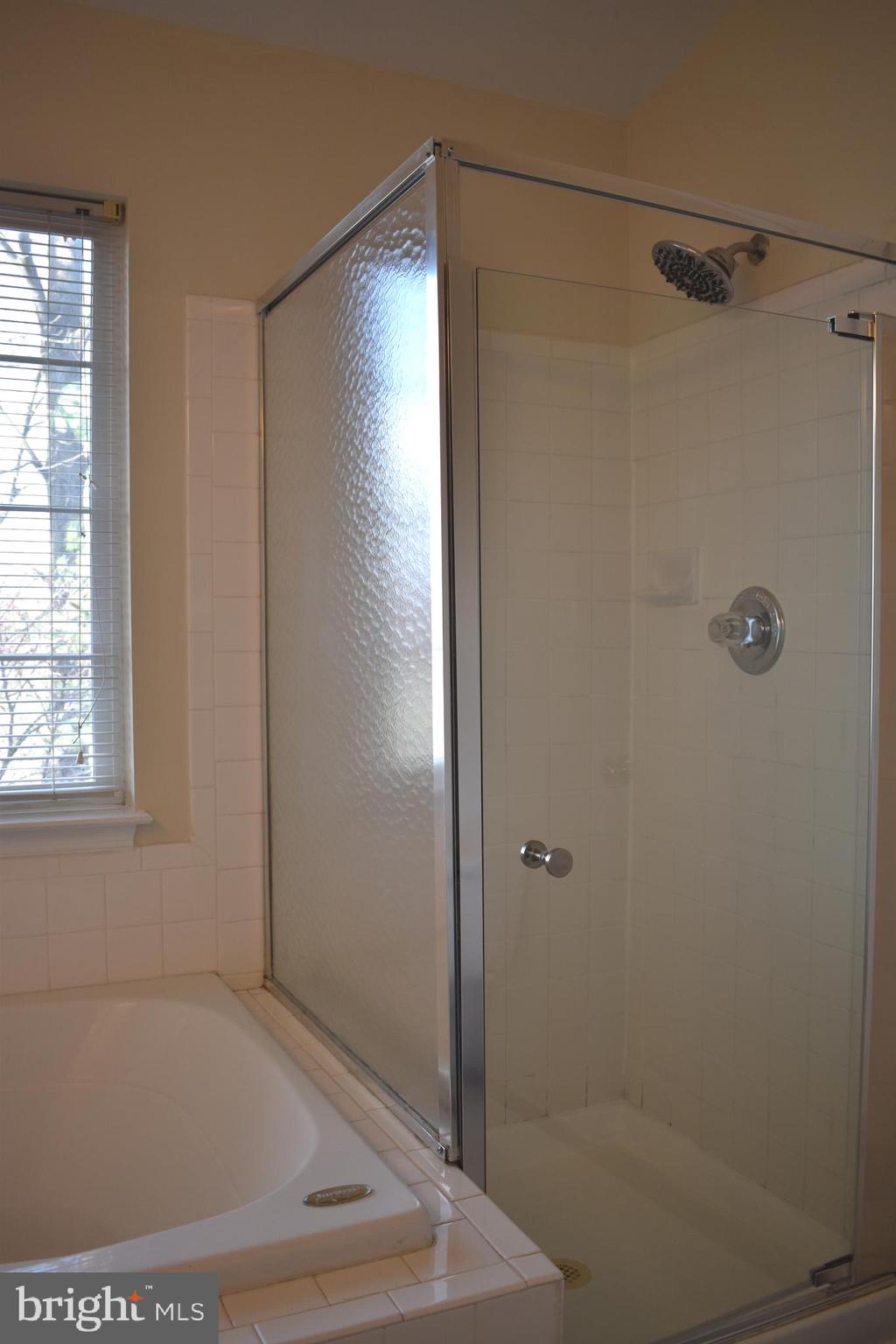 FAIRFAX RIDGE - Residential Lease