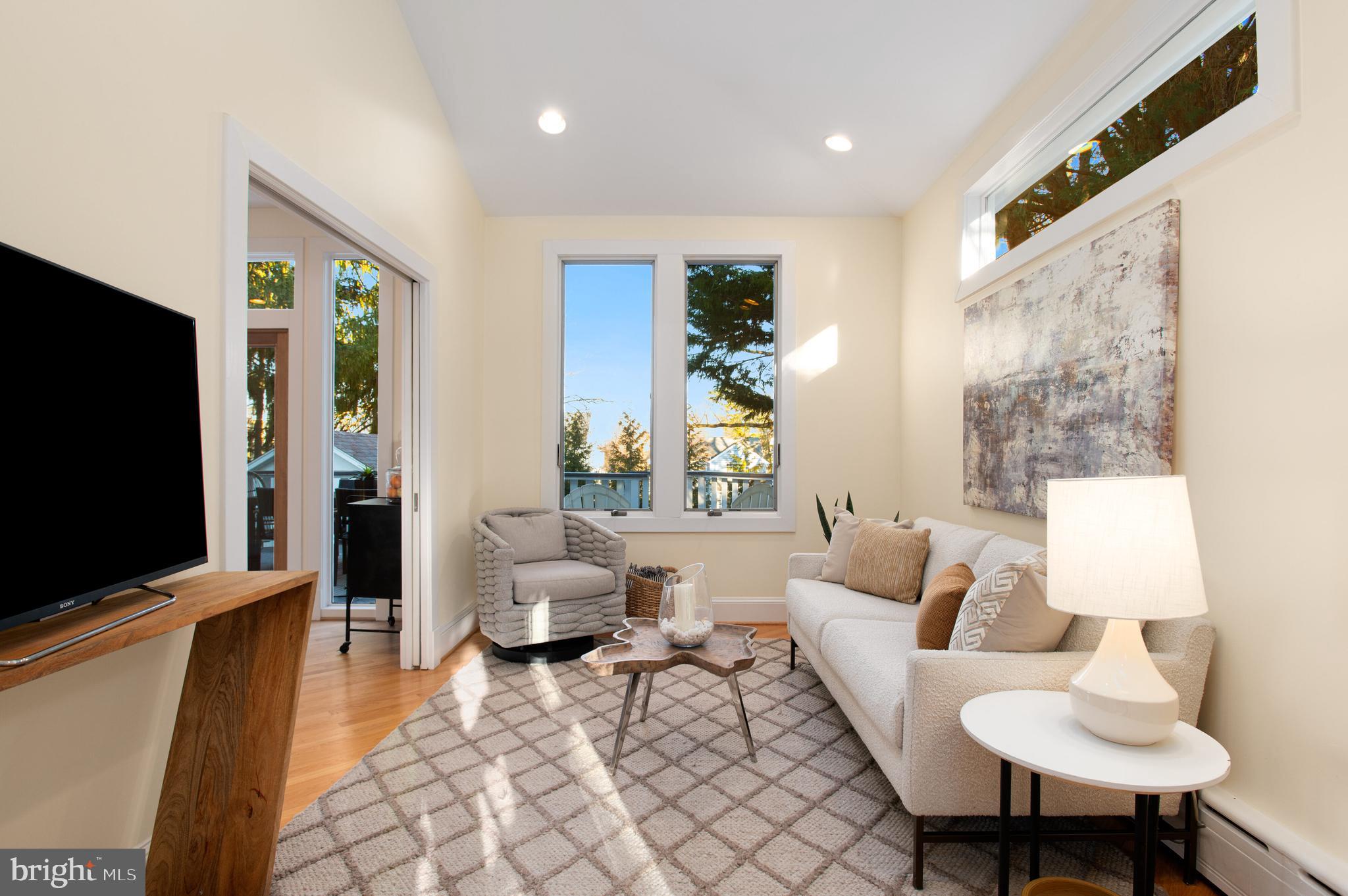 CHEVY CHASE - Residential