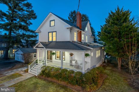 Photo of 7007 Delaware Street, CHEVY CHASE, MD 20815 (MLS # MDMC2166780)