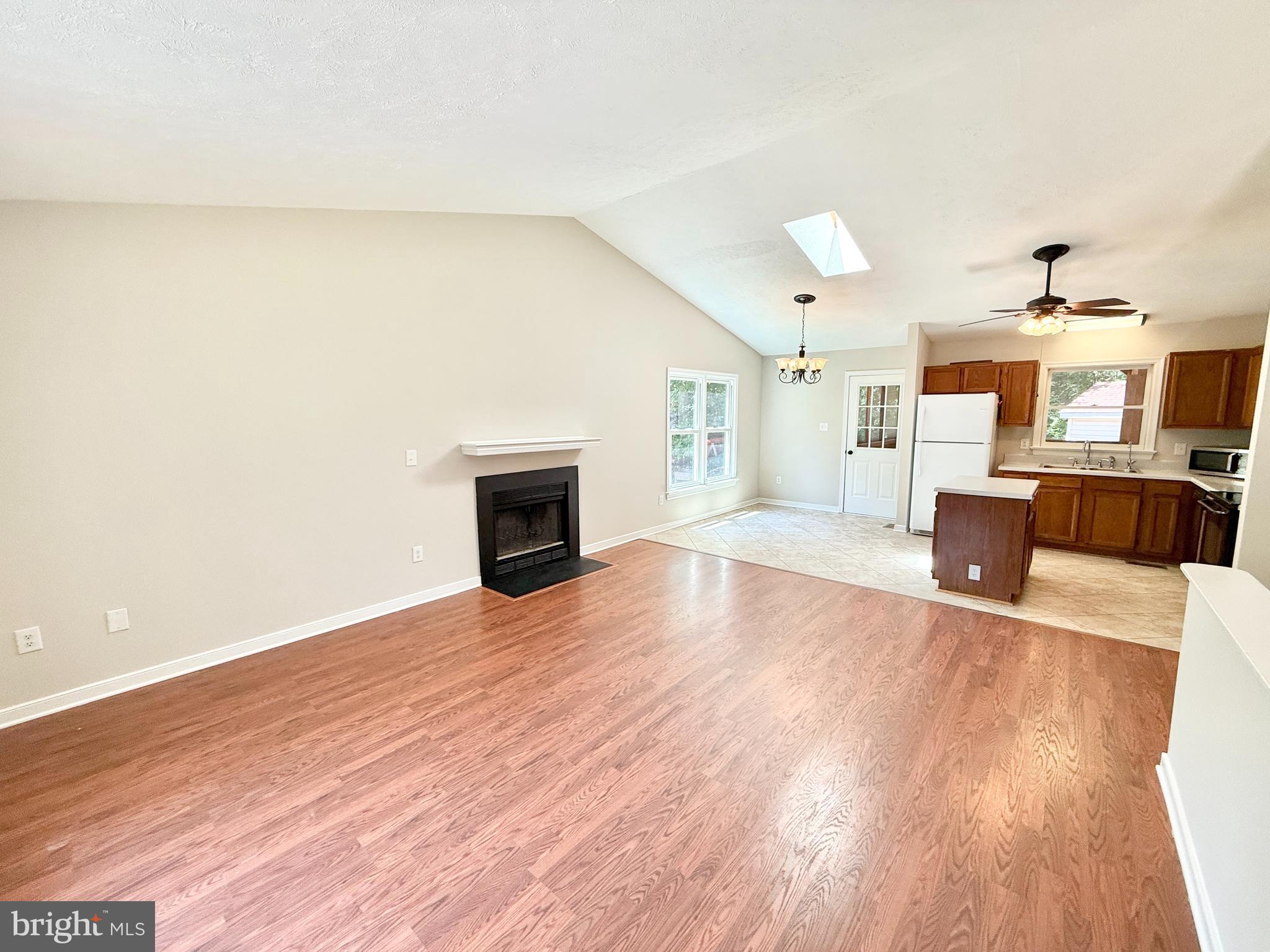LAKE CAROLINE - Residential
