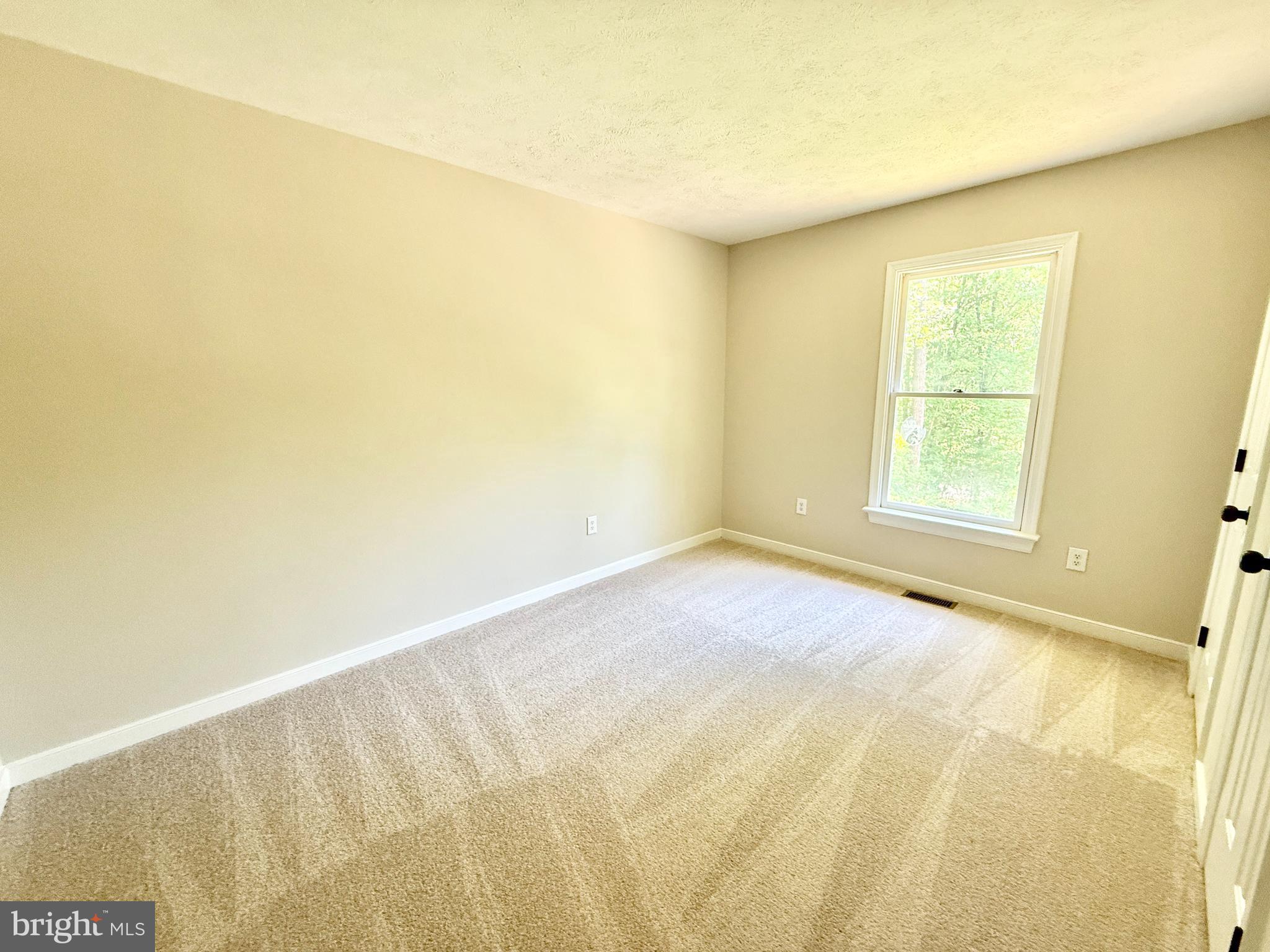 LAKE CAROLINE - Residential