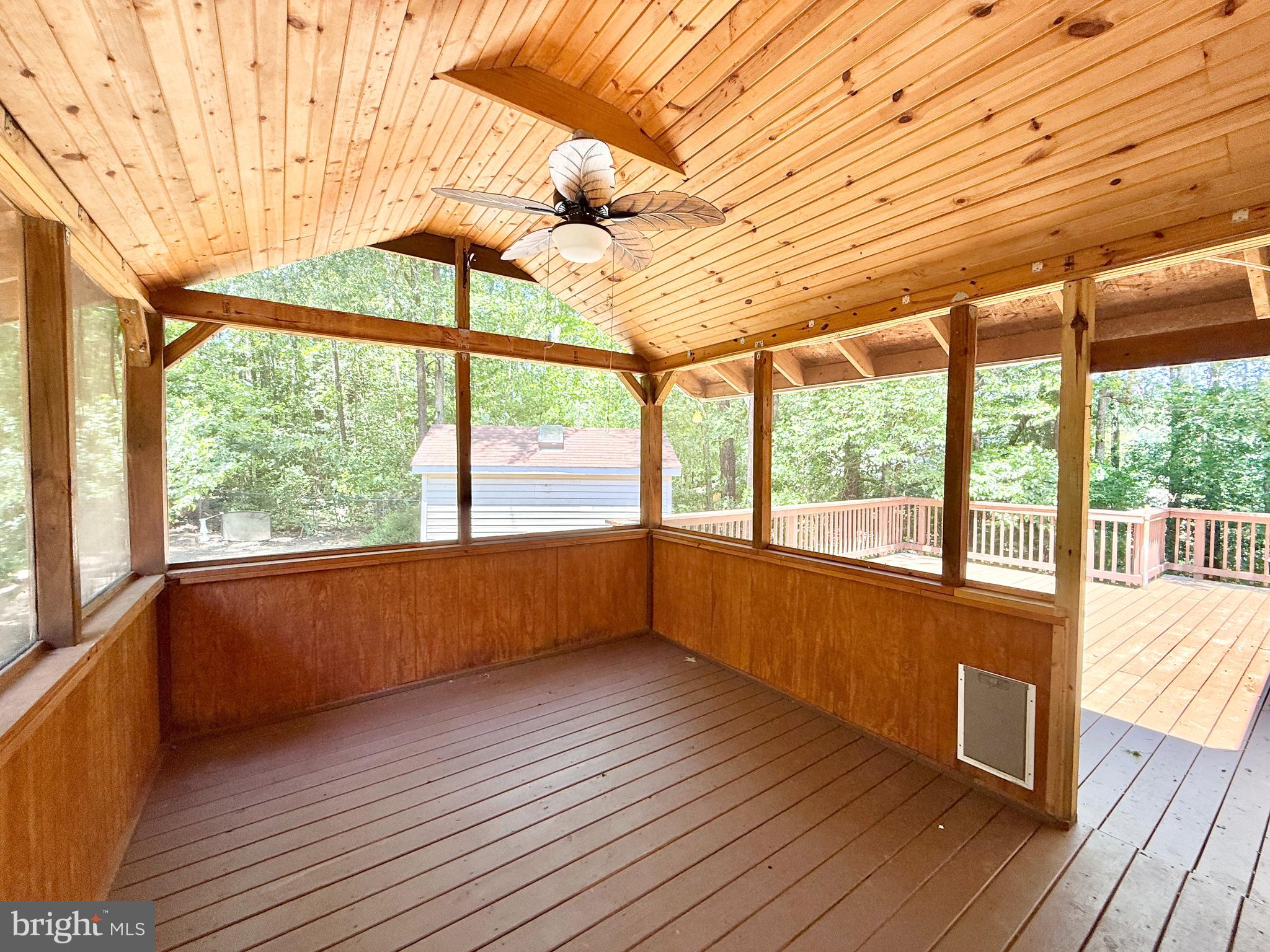 LAKE CAROLINE - Residential