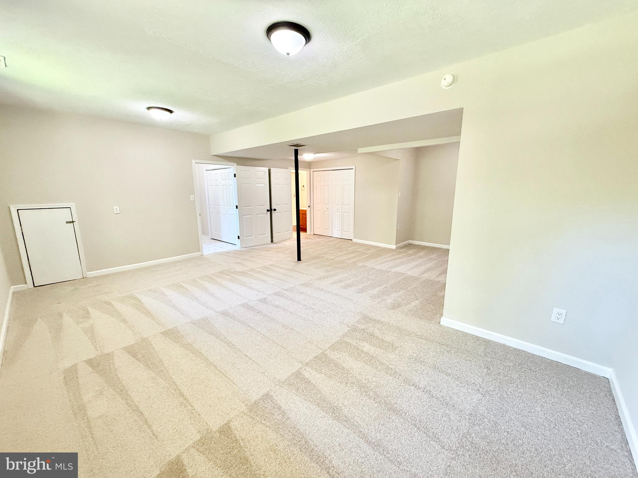 LAKE CAROLINE - Residential