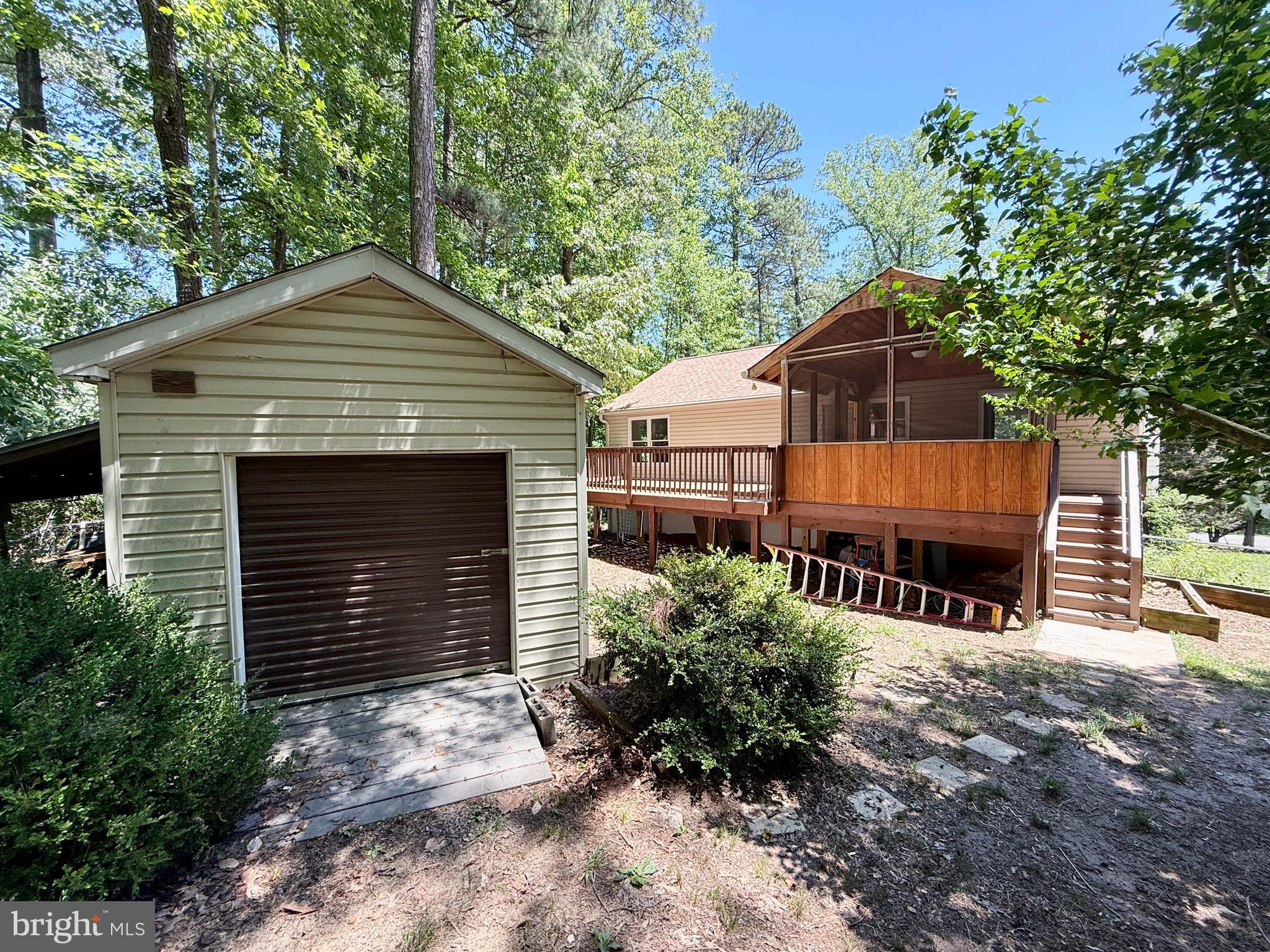 LAKE CAROLINE - Residential