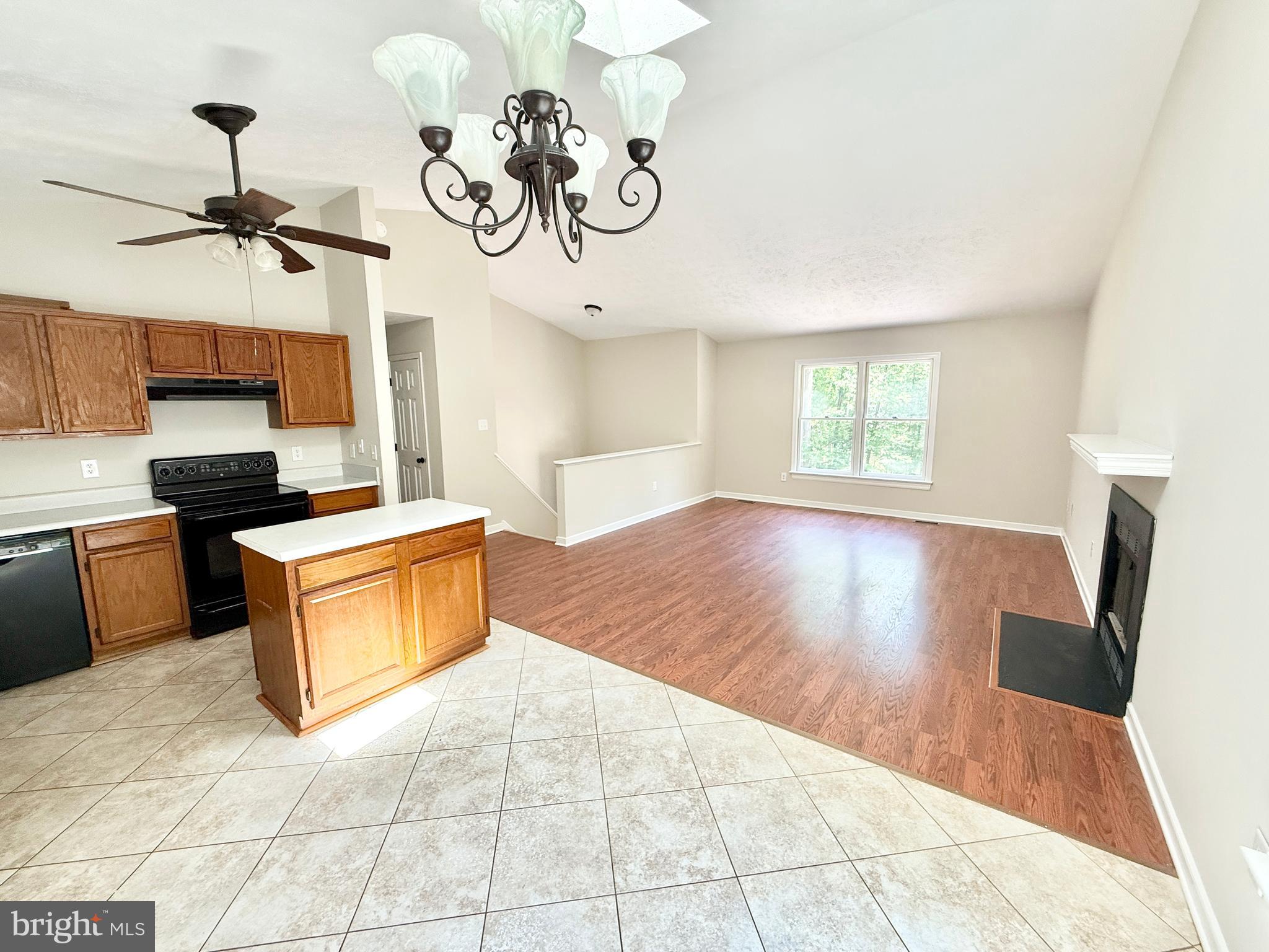 LAKE CAROLINE - Residential