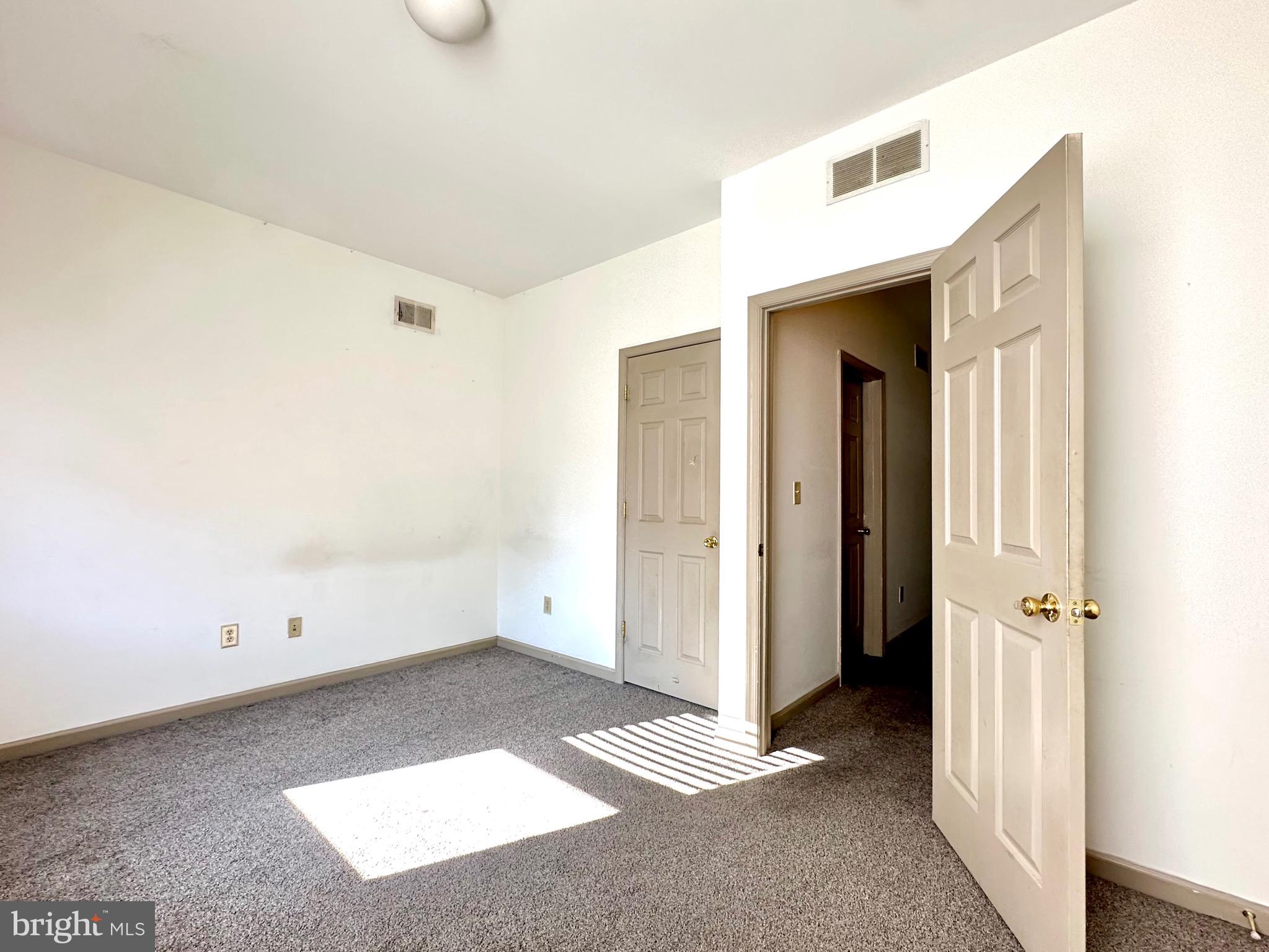 TEMPLE UNIVERSITY - Residential Lease