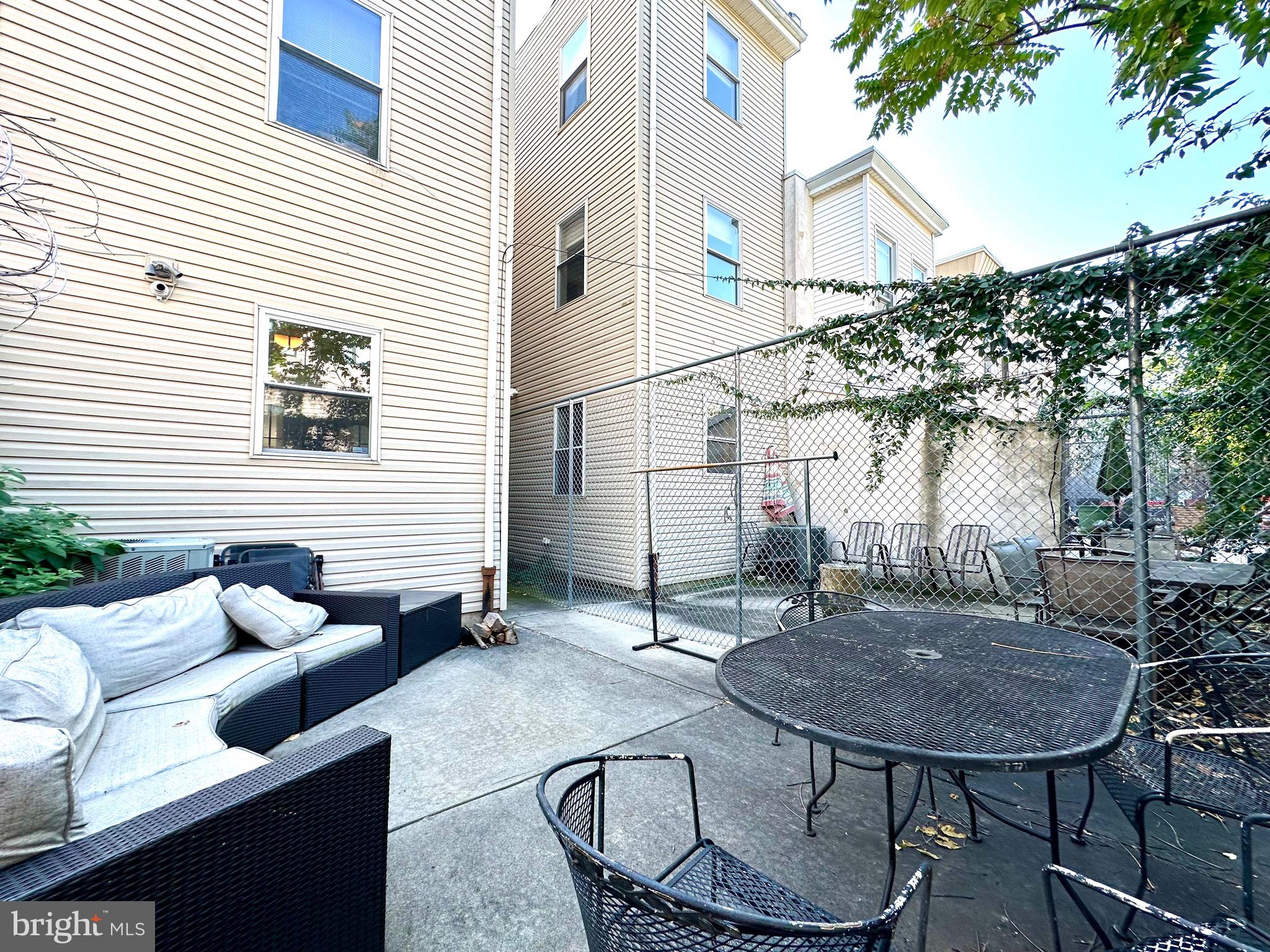 TEMPLE UNIVERSITY - Residential Lease