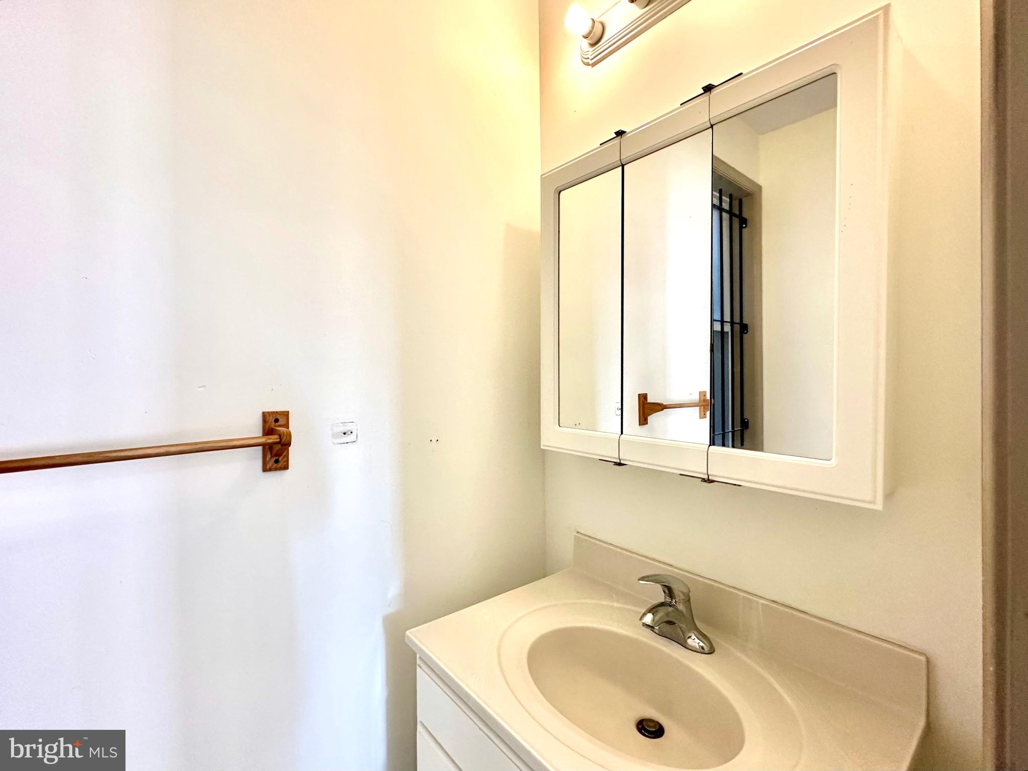 TEMPLE UNIVERSITY - Residential Lease