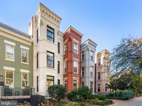 107 Kentucky Avenue SE, Washington, DC MLS: DCDC2230712