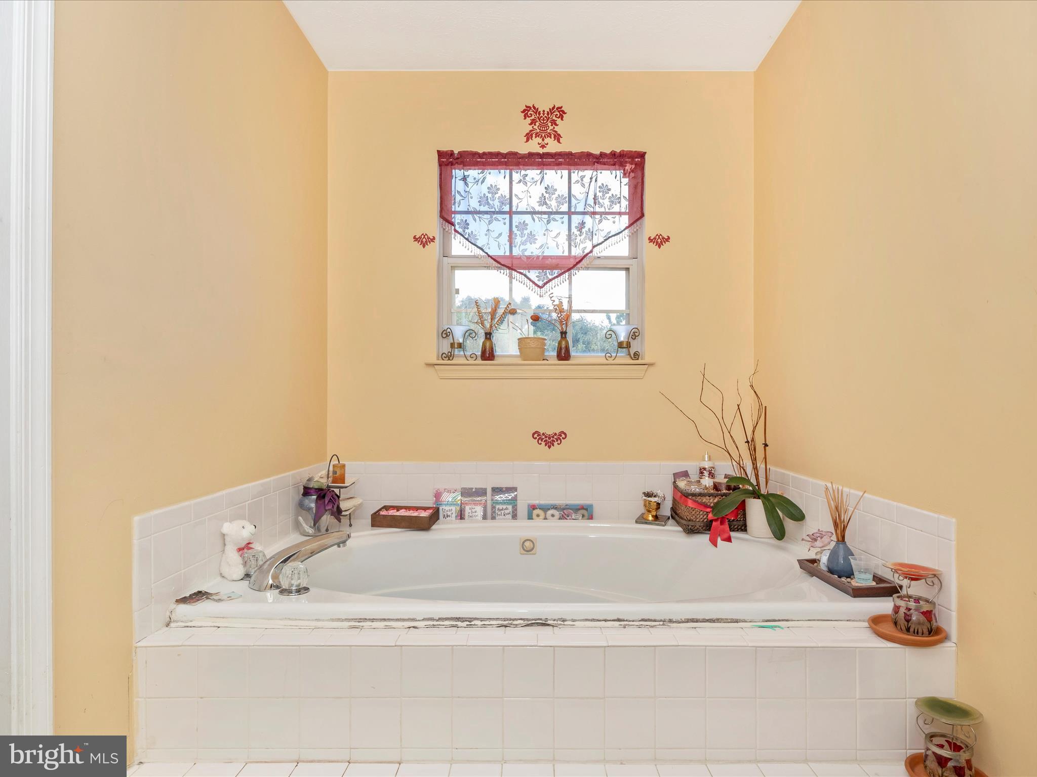 ARAGONA VILLAGE - Residential