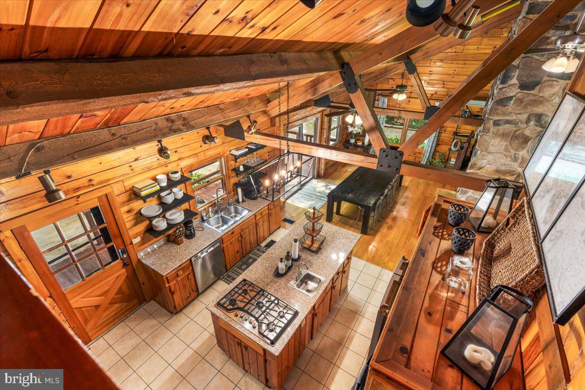 118 SHADE TREE LANE