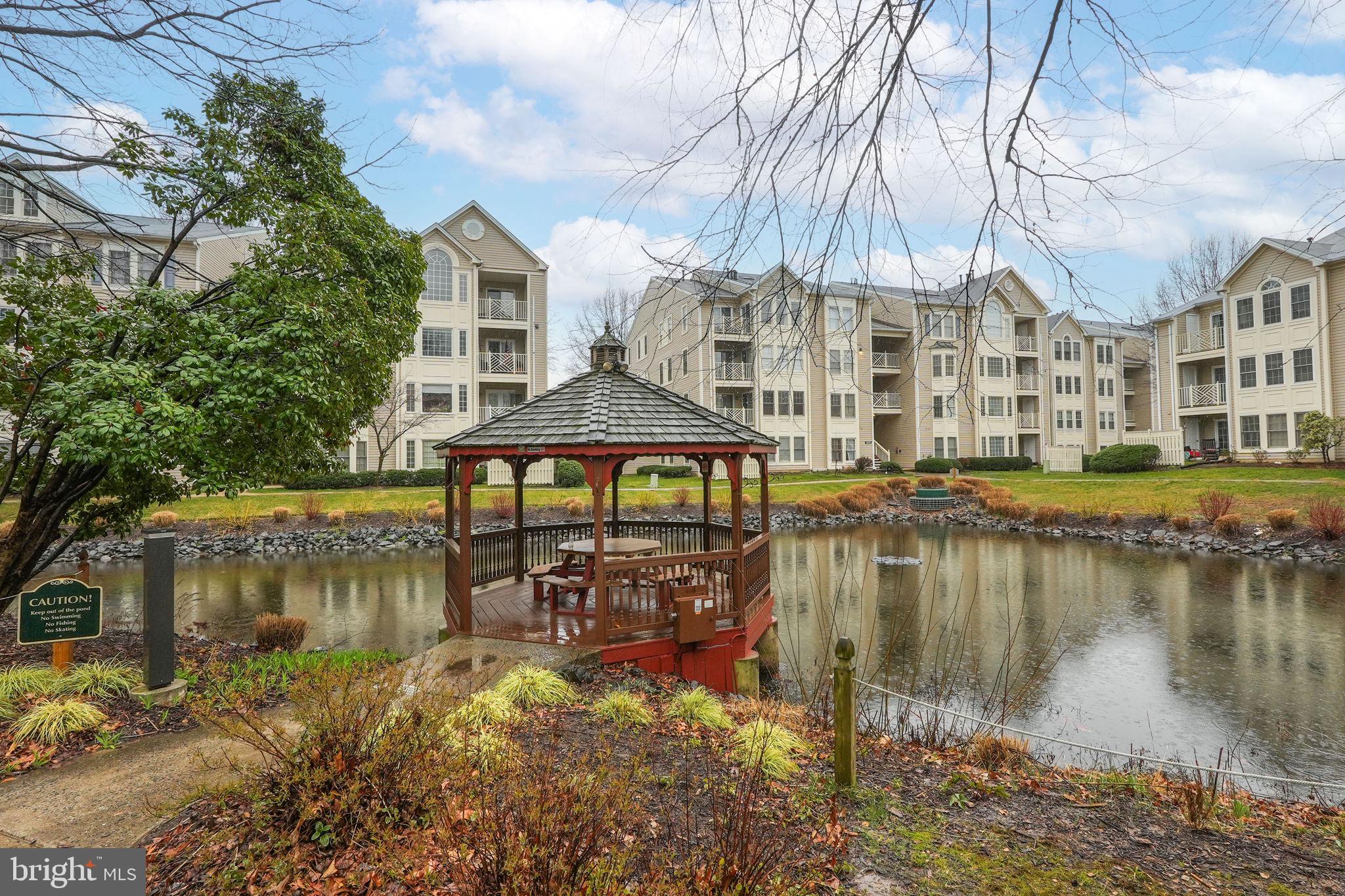 FAIRFIELD HOUSE - Residential