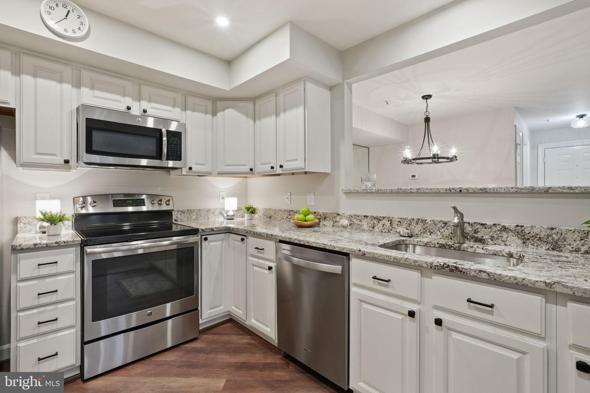 FAIRFIELD HOUSE - Residential