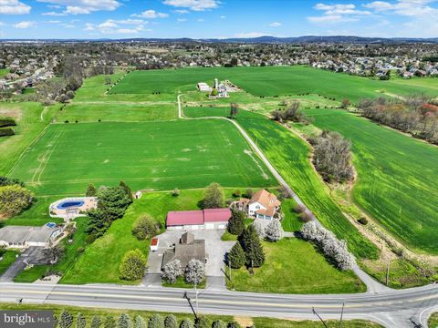 Photo of 2553 Roosevelt Avenue, YORK, PA 17408 (MLS # PAYK2101122)