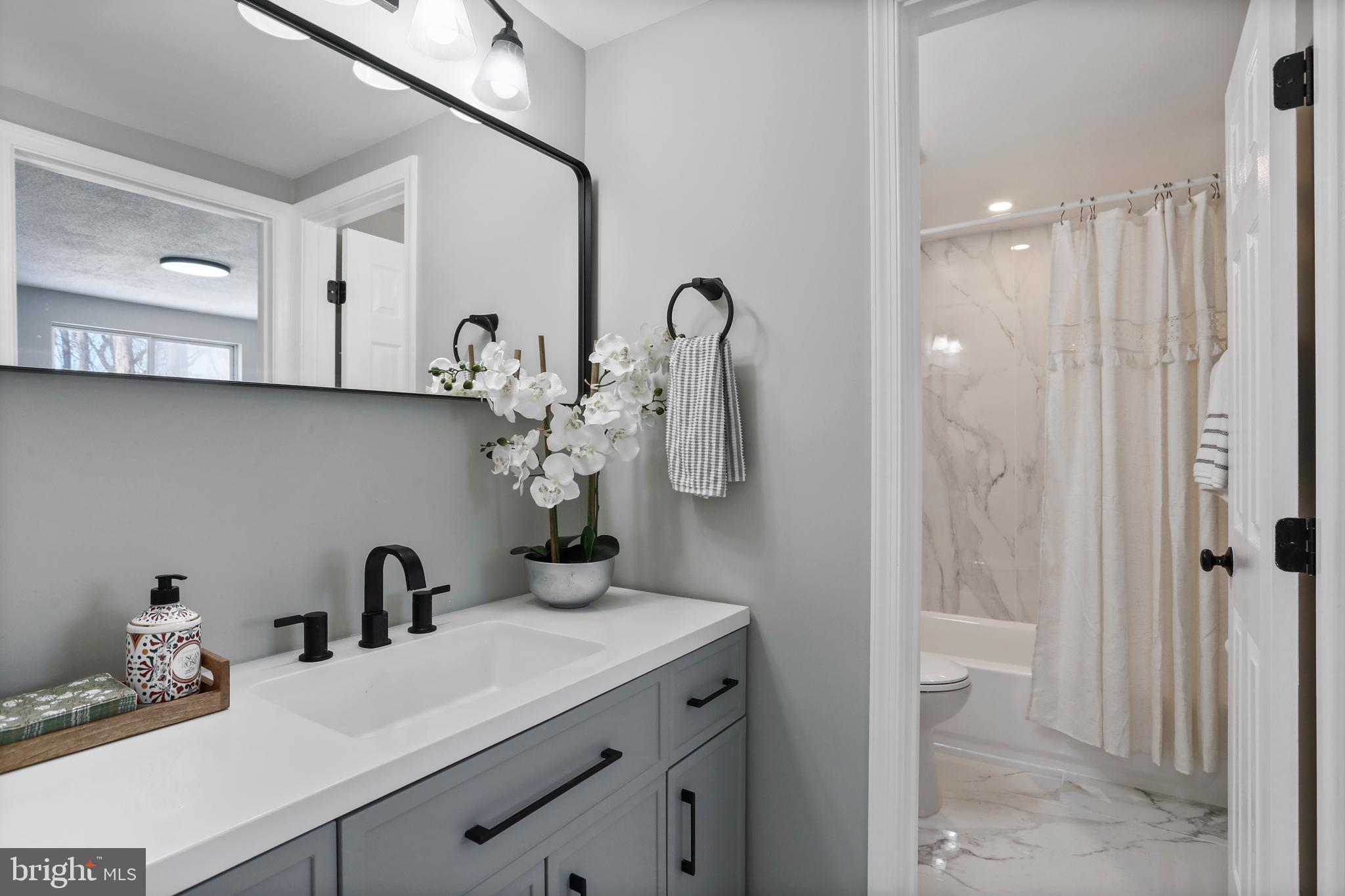 GLENWOOD FOREST WEST - Residential