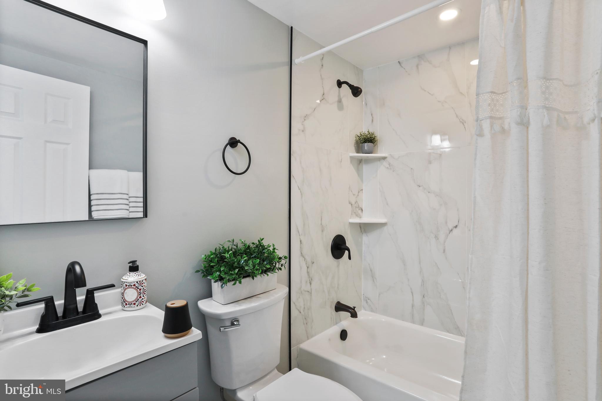 GLENWOOD FOREST WEST - Residential