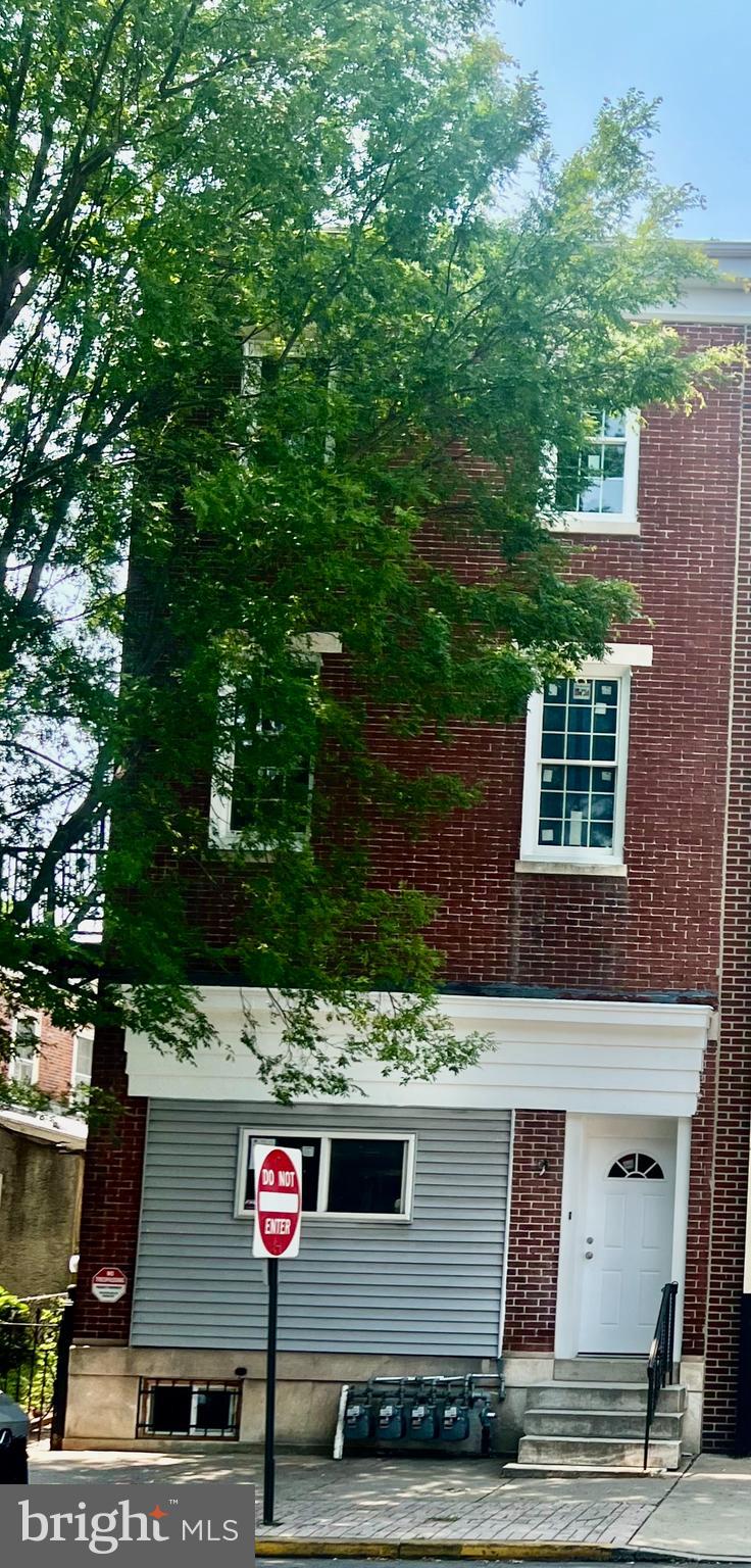 625 DEKALB STREET 4